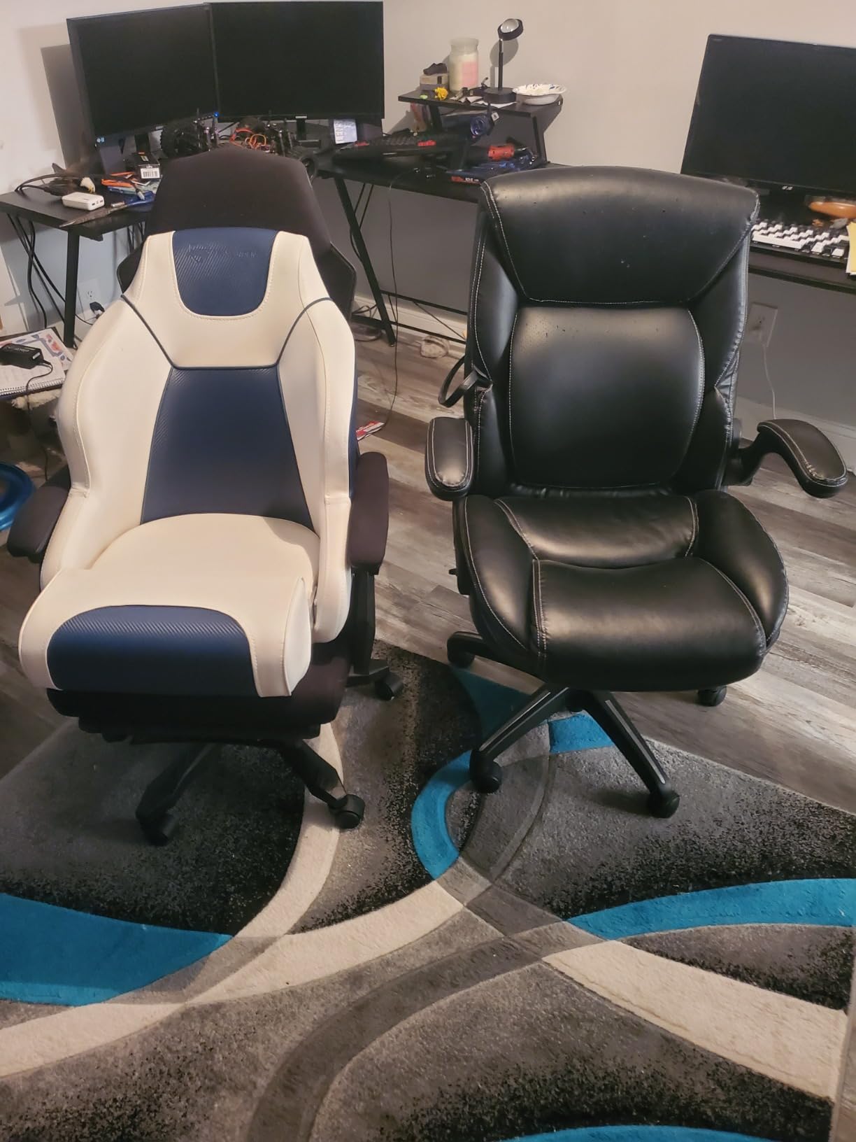 Seamander Boat Captains Chair, Boat Seat with Flip Up Bolster, Integral Rotomolded Frame, Premium EPDM Foam Material, Marine Grade Vinyl, 5x5 or 5x12 inch Mounting Pattern customer photo 2