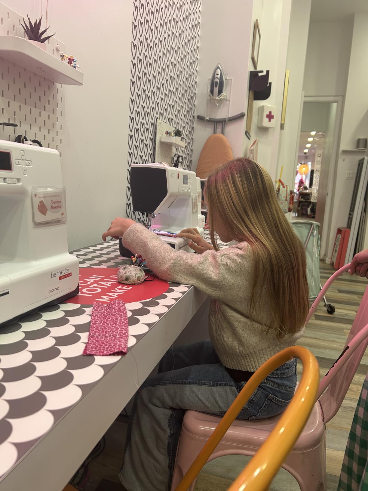 Bernette B37 Computerized Sewing Machine with LCD Display | Advanced Sewing & Quilting | 50 Stitches, One-Step Buttonhole, Automatic Needle Threader, Free Arm, LED Light customer photo 1