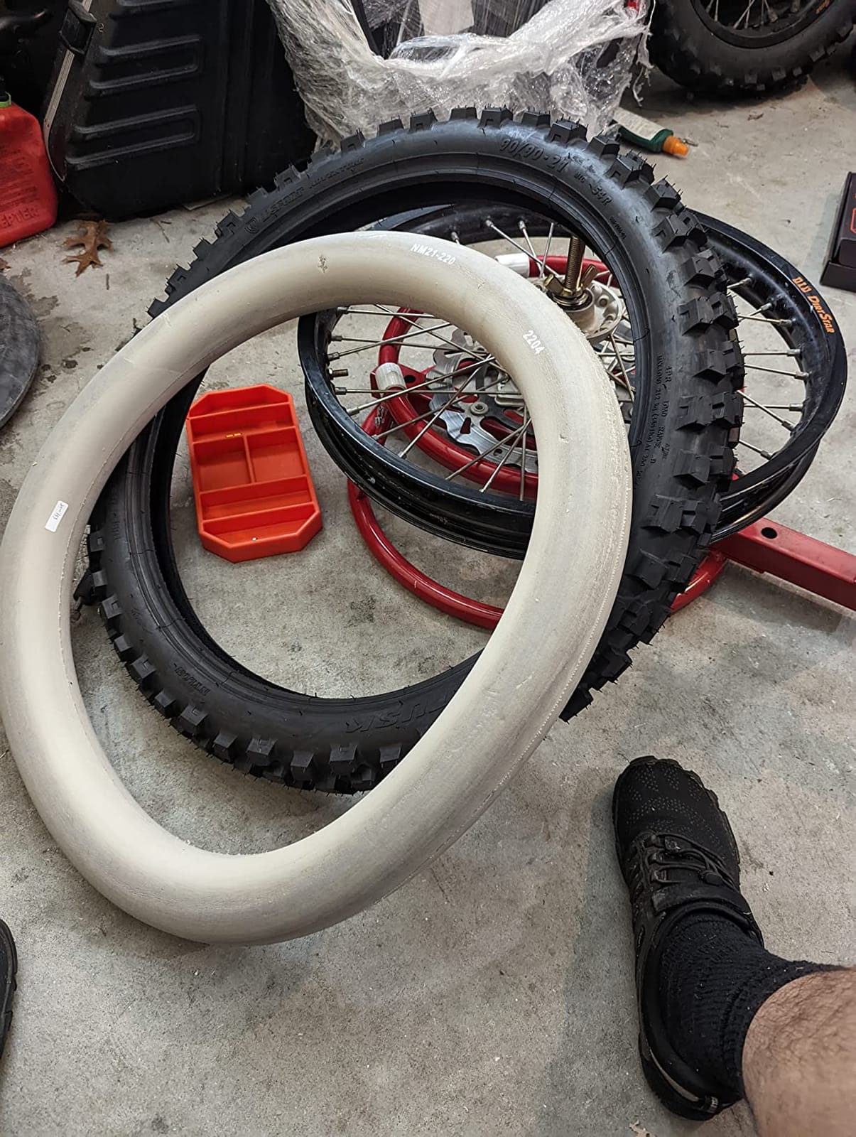 BikeMaster Tire Change Stand With Bead Breaker customer photo 1