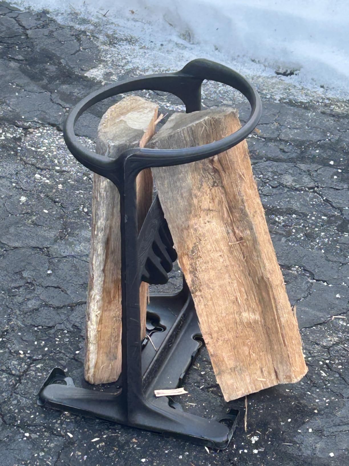 Kindling Cracker King XL Cast Iron Kindling Splitter, 9in. Opening | Fixed splitting blade, Protective safety ring, 17in. height, No axe swing required, Made in Australia customer photo 2