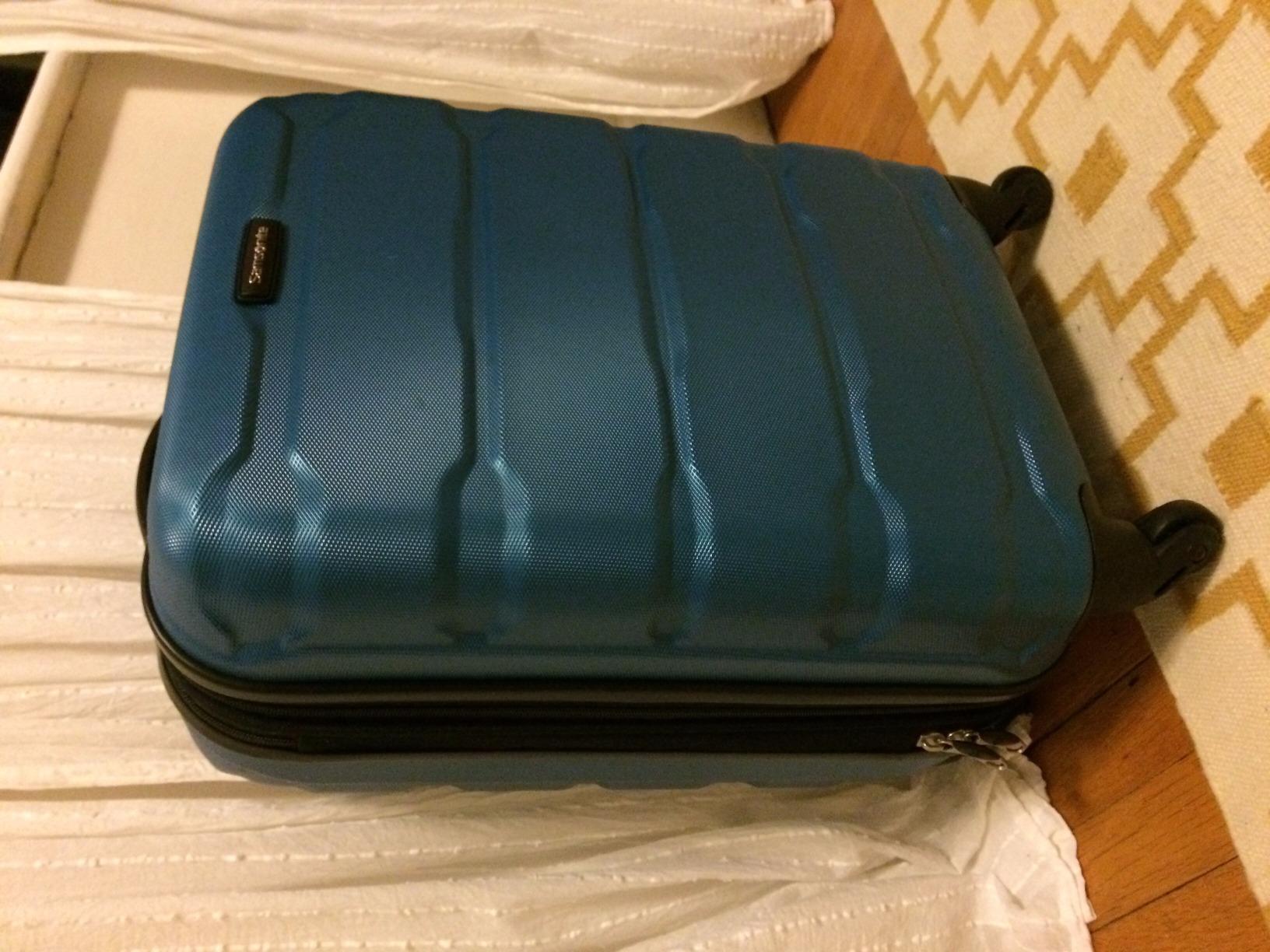 Samsonite Omni PC Hardside Expandable Luggage with Spinner Wheels, Silver, 3-Piece Set (20/24/28) customer photo 2