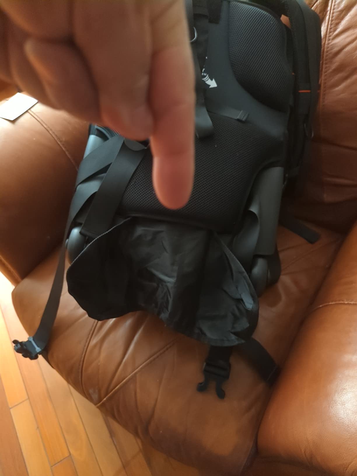 Neewer 2-in-1 Rolling Camera Backpack Trolley Case - Anti-shock Detachable Padded Compartment, Hidden Pull Bar, Durable, Waterproof for Camera, Tripod, Flash Light, Lens, Laptop for Air Travelling (Black) customer photo 2