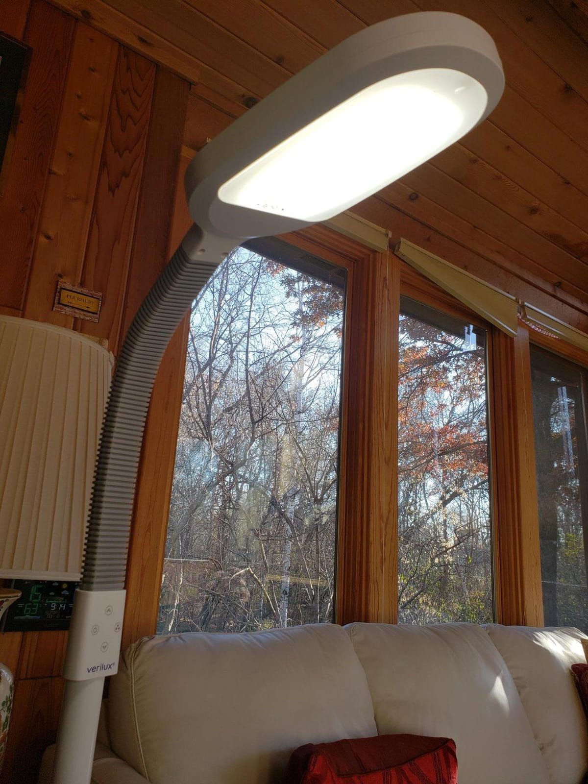Verilux SmartLight Full Spectrum LED Modern Floor Lamp with Adjustable Brightness, Flexible Gooseneck and Easy Controls - Reduces Eye Strain and Fatigue - Ideal for Reading, Artists, Craft (White) customer photo 1