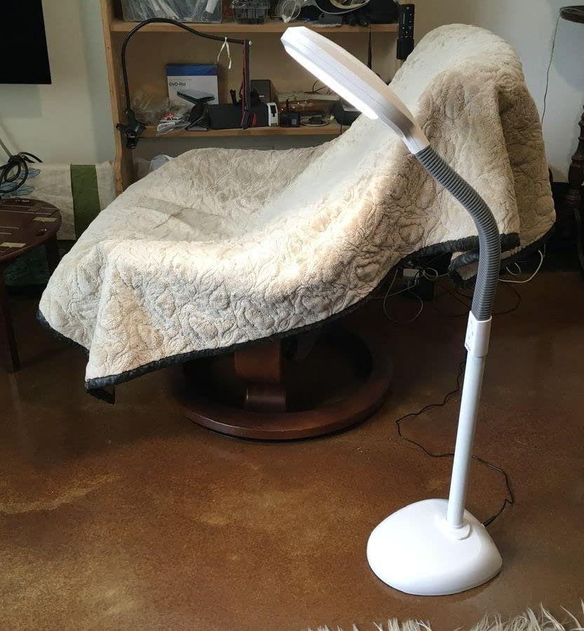 Verilux SmartLight Full Spectrum LED Modern Floor Lamp with Adjustable Brightness, Flexible Gooseneck and Easy Controls - Reduces Eye Strain and Fatigue - Ideal for Reading, Artists, Craft (White) customer photo 2