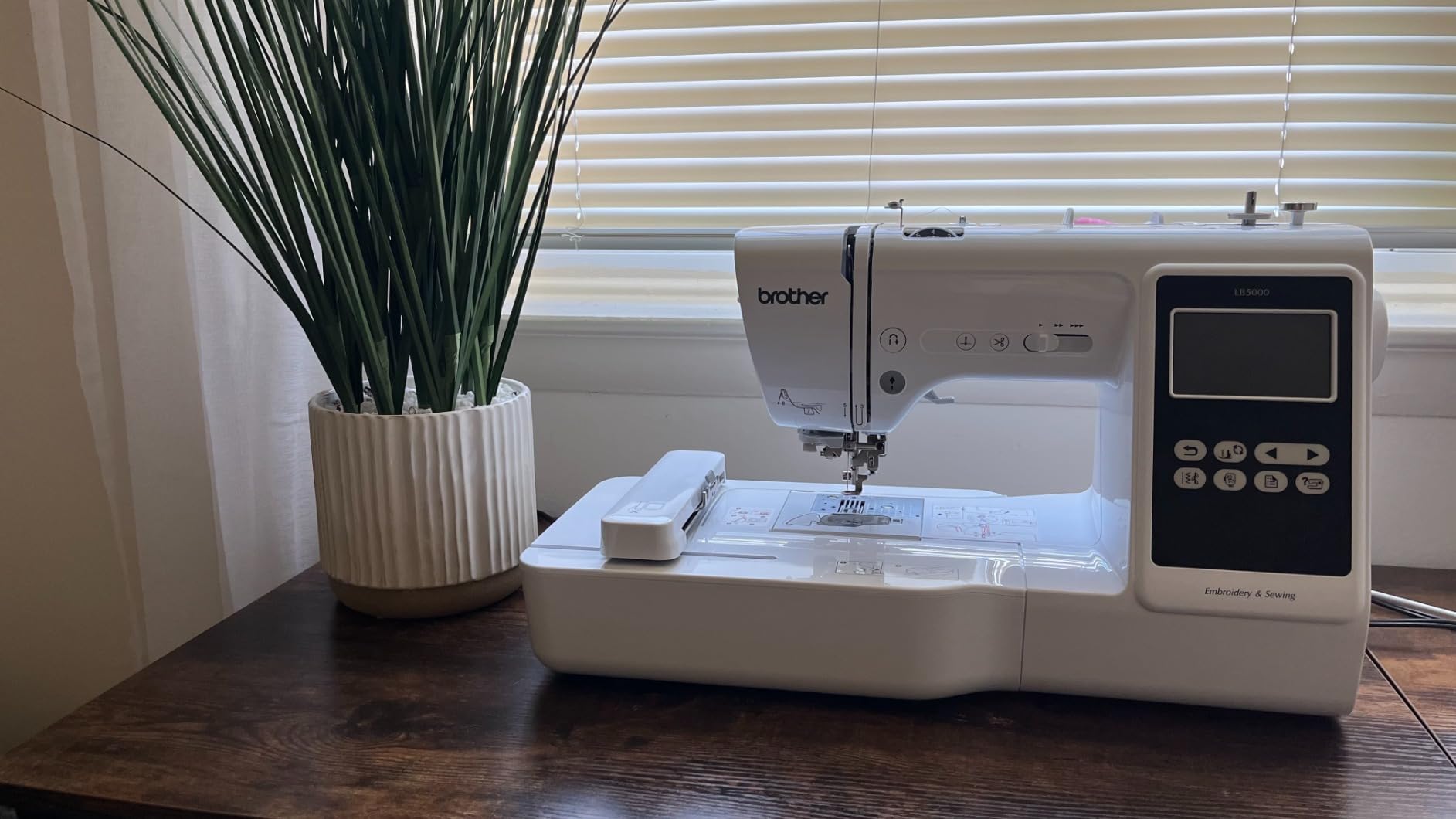 Brother SE600 Sewing and Embroidery Machine, 80 Designs, 103 Built-In Stitches, 4x4 Hoop Area customer photo 2