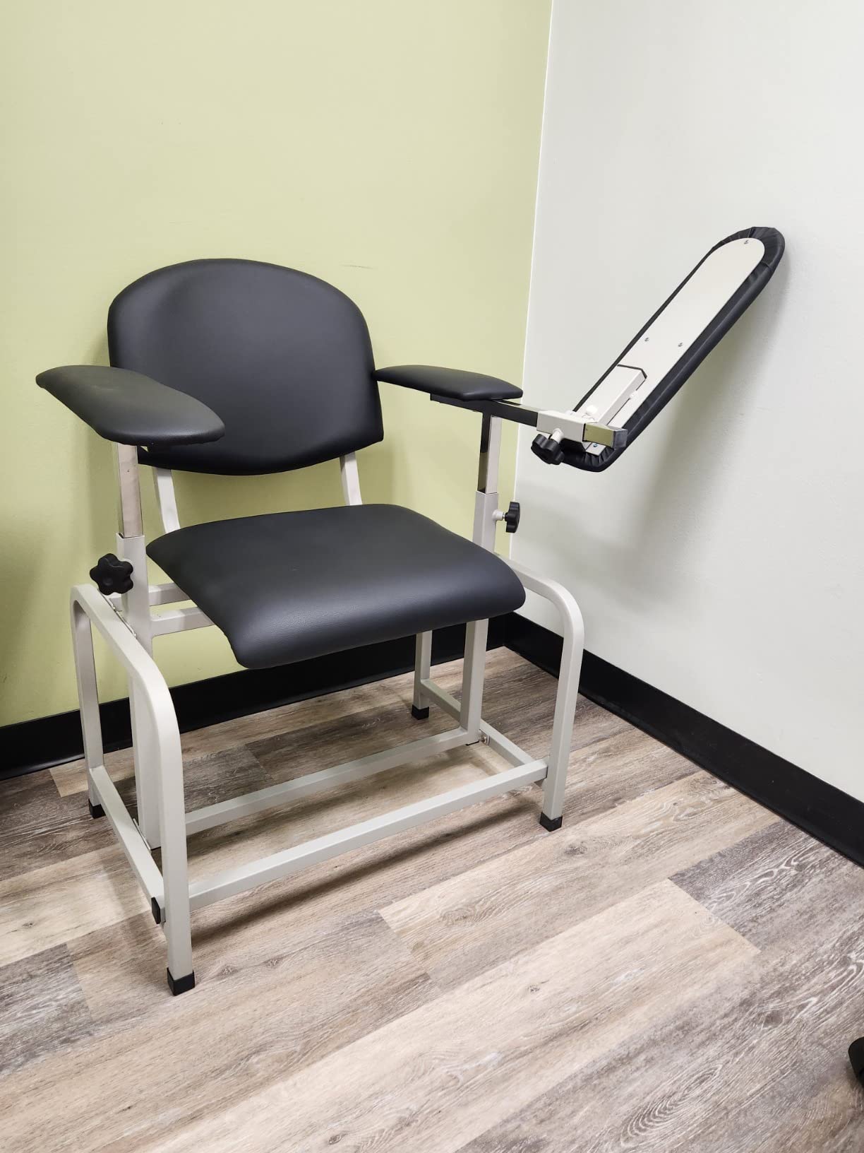 VivaComfort Black 400 lbs Weight Capacity Phlebotomy Chair with Adjustable Armrest, Blood Draw Chair, Comfortable Lab Medical Chair customer photo 2