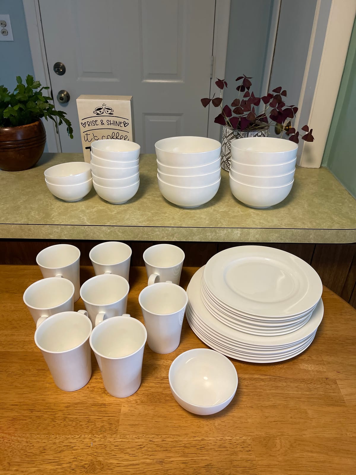Mikasa Delray 40-Piece Bone China Dinnerware Set, White Round Dishes for 8 - Dinner Plates, Salad Plates, Cereal Bowls, Fruit Bowls and Mugs customer photo 1