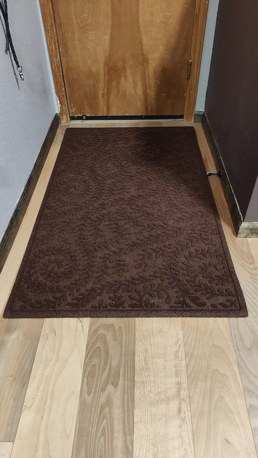 WaterHog Boxwood Front Door Mat Indoor Outdoor Entrance, All-Weather Mats | Heavy Duty Outdoor Doormats, Non-Slip Rubber Backing, Dirt & Moisture Trapper, Low Profile, Made in USA, 35