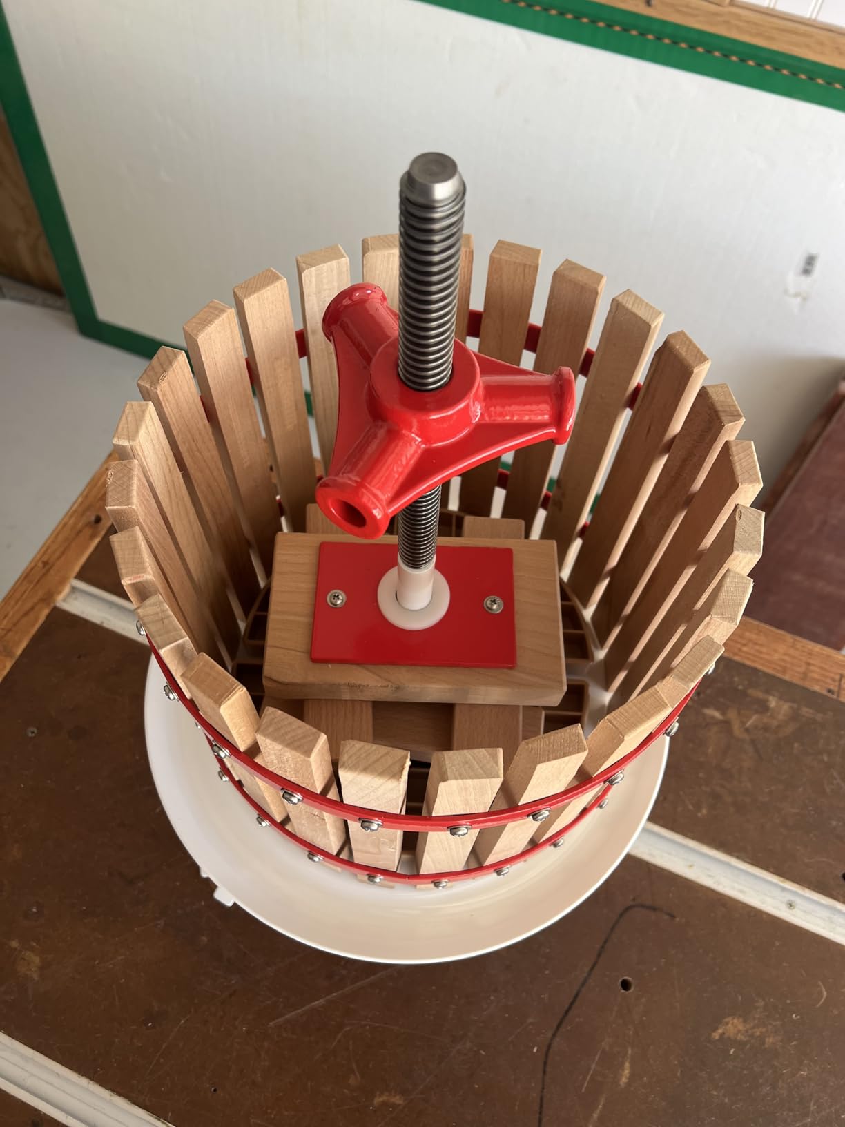 4.75 Gallon Fruit and Wine Press, Manual Cider Juice Maker with Solid Beech Wood Basket & Heavy-Duty Stand for Apples, Grapes, Berries customer photo 1