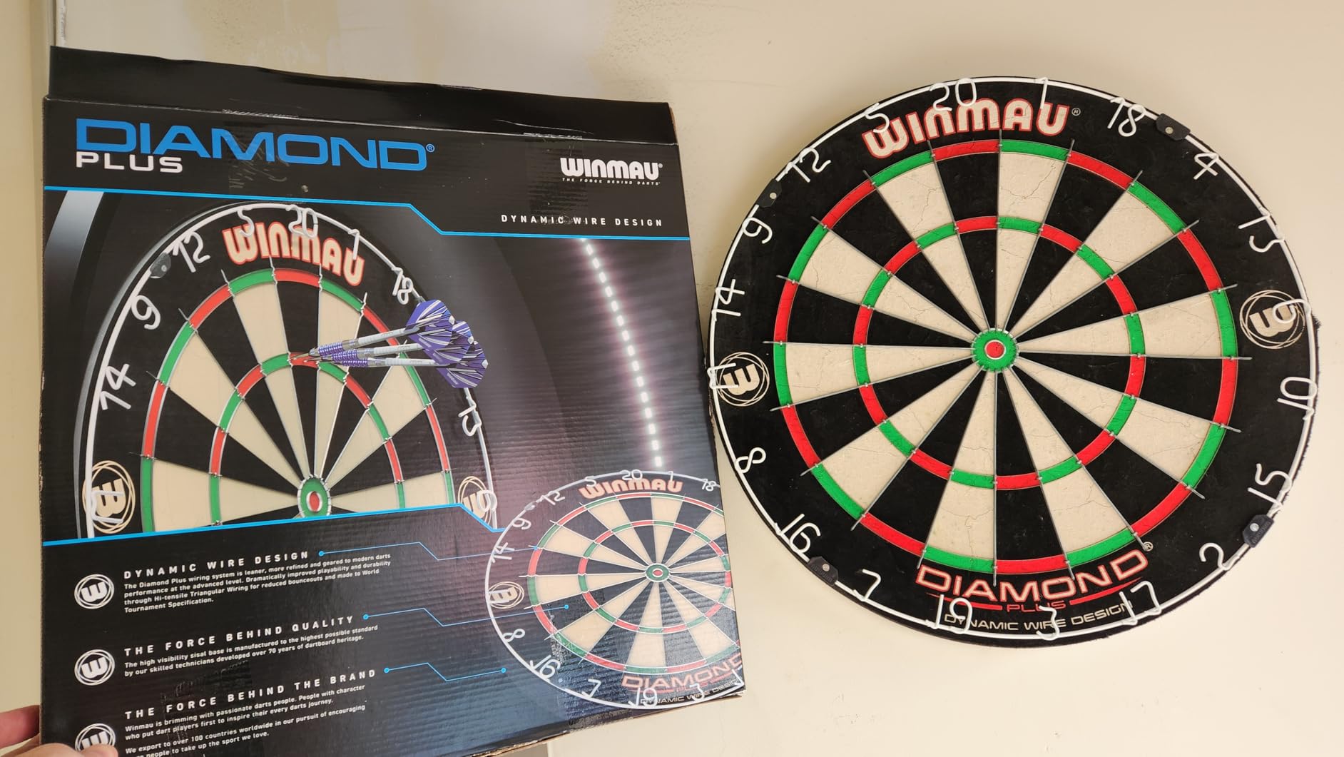 WINMAU Diamond Plus Dartboard customer photo 2