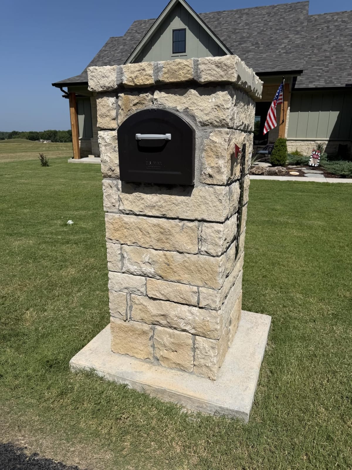 Architectural Mailboxes 950020B-10 Centennial Postmount Mailbox, XL, Black customer photo 1
