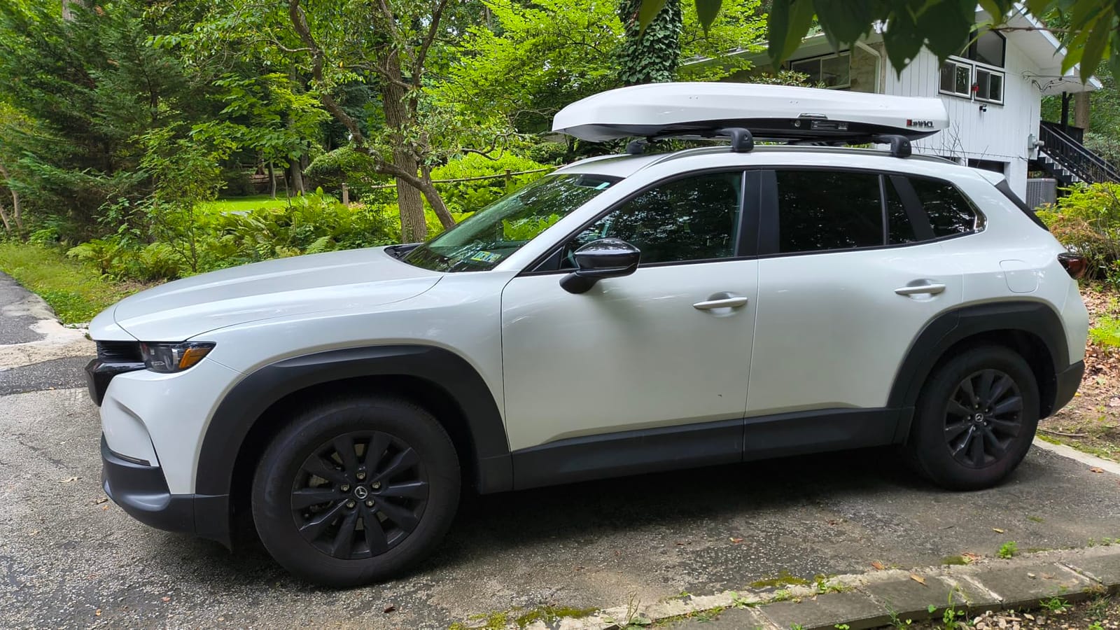 INNO WEDGE660 White 11 cu ft, Roof Rack, Roof Box, Cargo Box, Hard Shell, Low Profile, Dual-Side Opening with Locks, Made in Japan customer photo 2