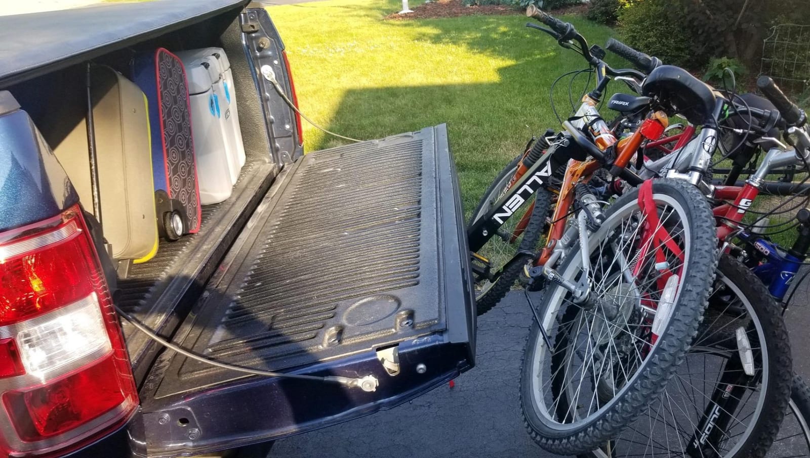 Allen Sports Deluxe Locking Quick Release 4-Bike Carrier for 2 Inch Hitch, Model 542QR, Black customer photo 2