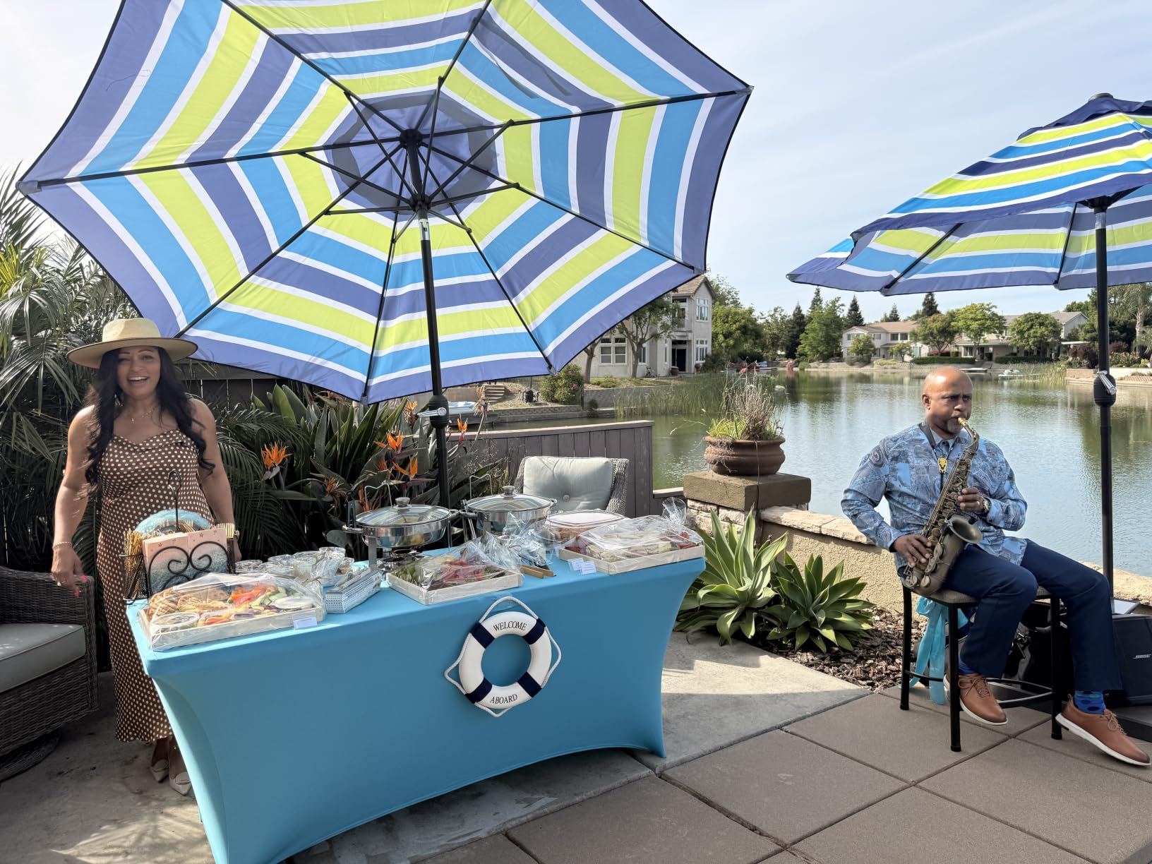 9' Outdoor Patio Umbrella, Outdoor Table Umbrella, Yard Umbrella, Market Umbrella with 8 Sturdy Ribs, Push Button Tilt and Crank customer photo 2