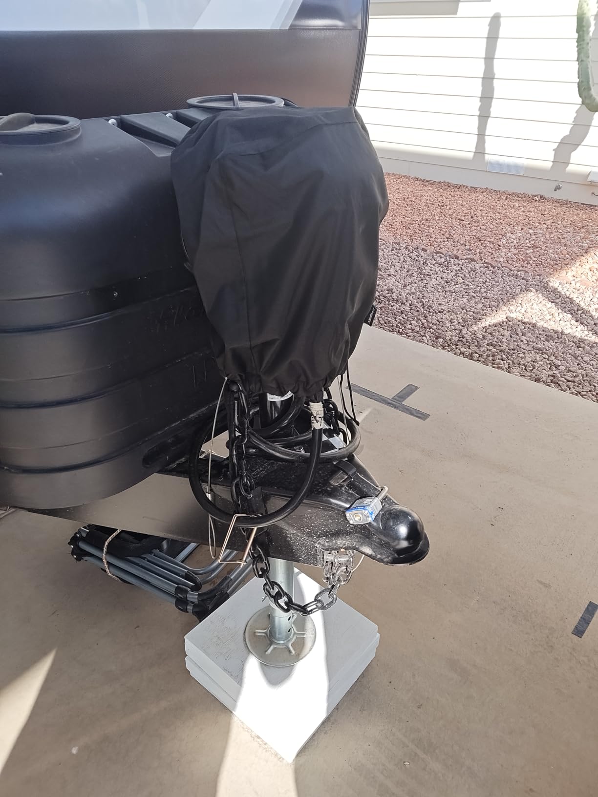 BougeRV RV Electric Tongue Jack Cover, 600D, Universal, Black customer photo 1