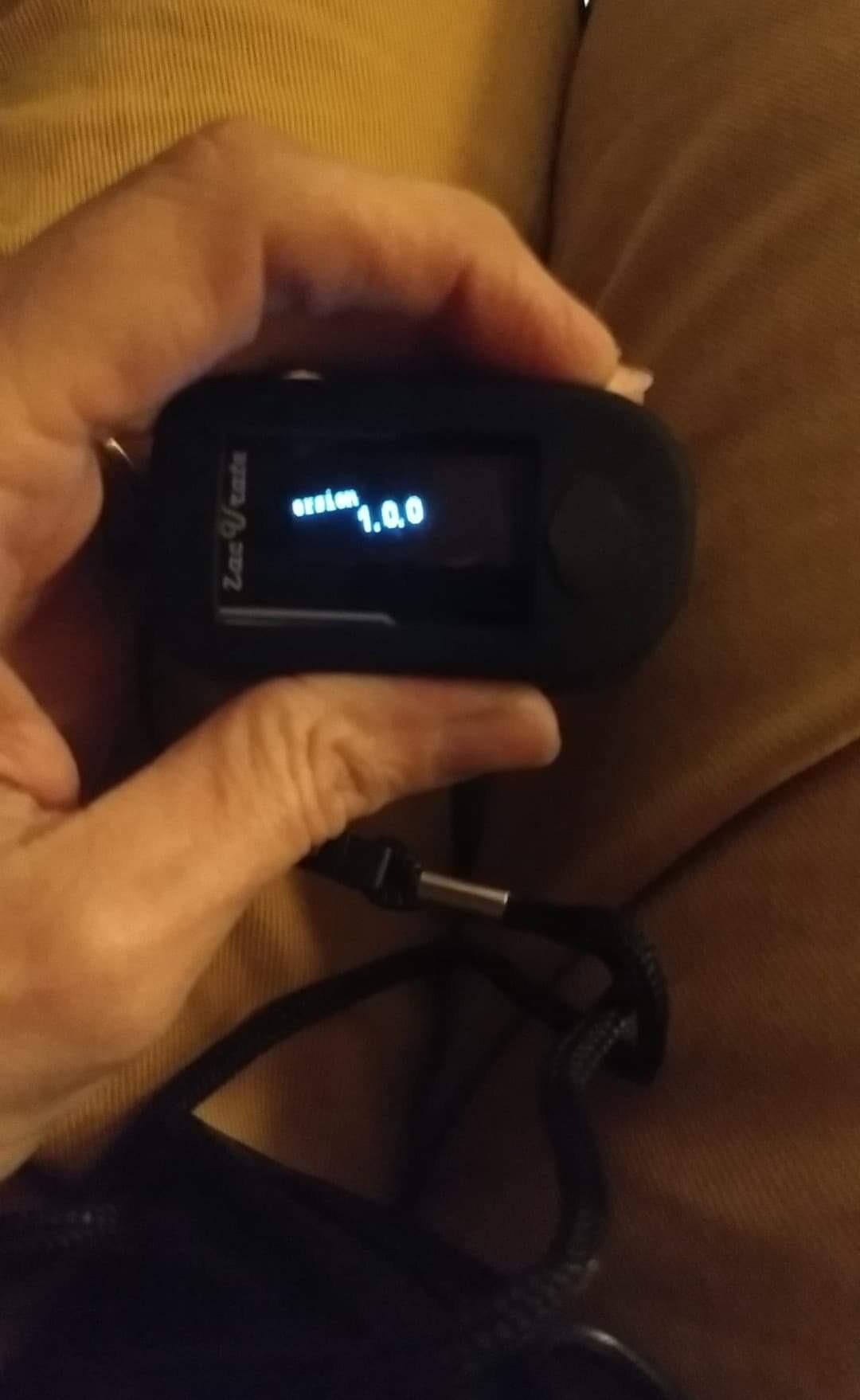 Zacurate 500E-B Wireless Bluetooth Fingertip Blood Pulse Oximeter Monitor with FREE App, SpO2, Heart Rate, Plethysmograph, and Perfusion Index Finger Oxygen Sensor Meter customer photo 2