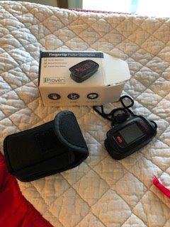 iProven Pulse Oximeter Fingertip for Oxygen Saturation & Respiratory Rate | Pulse Rate and Blood Oxygen Saturation Monitor, Finger Oximeter O2 Monitor, Batteries, Case & Lanyard Included customer photo 1