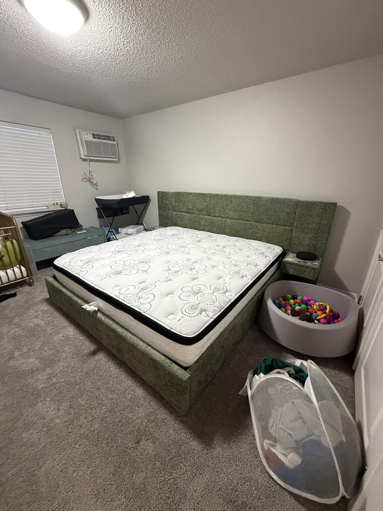 Signature Design by Ashley 12 Inch Hybrid King Mattress in a Box | Medium Firm comfort with CertiPUR-US certified gel memory foam, Pocketed coils for low motion transfer, Chime Series customer photo 1