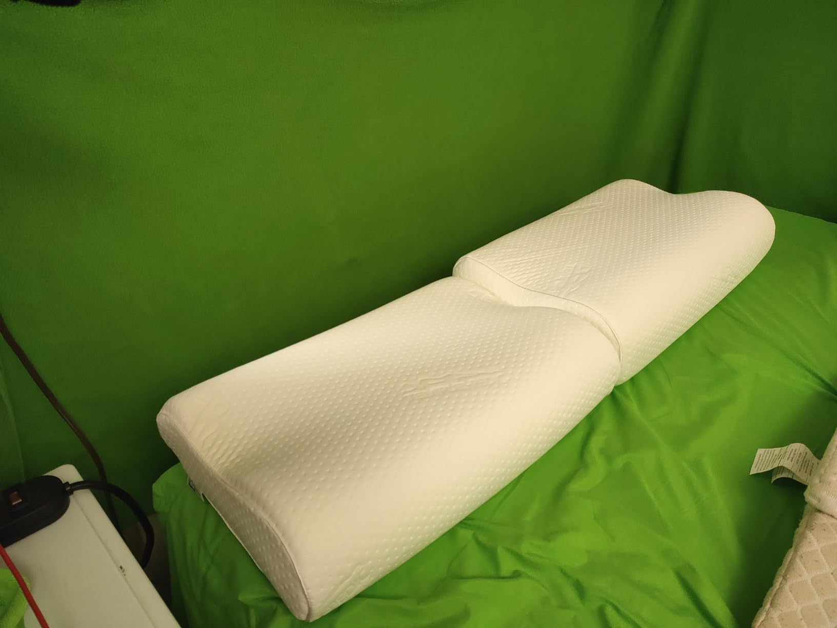 Tempur-Pedic TEMPUR-Ergo Neck Pillow, Medium Profile, White customer photo 1