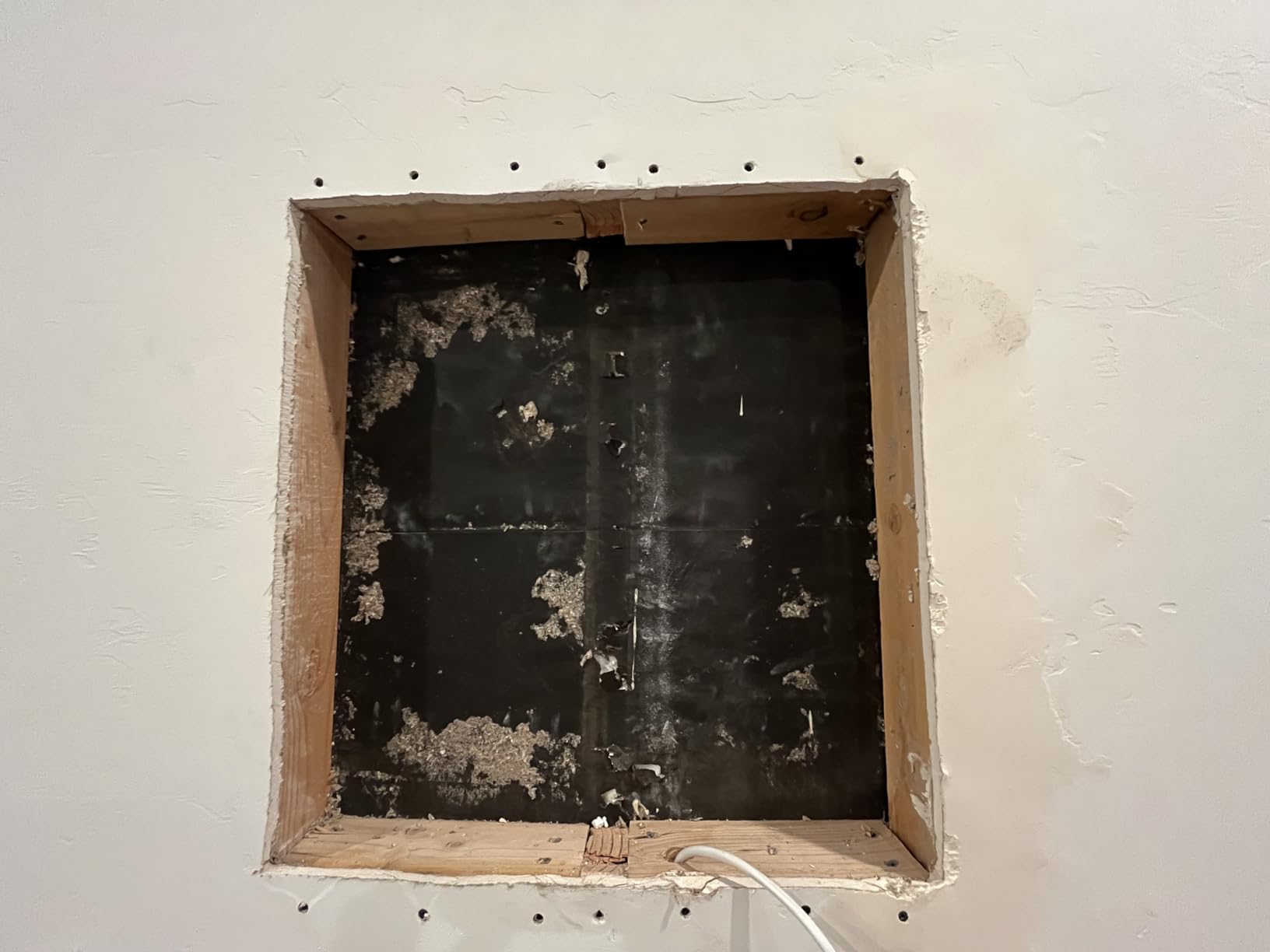 Focal 300 IW LCR6 3-Way in-Wall Loudspeaker customer photo 2
