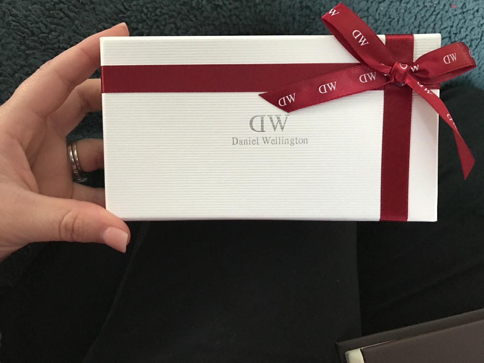 Daniel Wellington Classic St. Mawes Rose Gold Watch - Japanese Quartz Movement, Genuine Leather Strap, Water Resistant Analog Watch for Men & Women customer photo 2