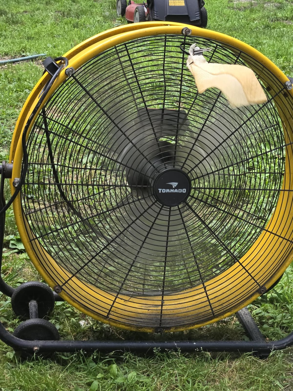 Tornado - 24 Inch High Velocity Heavy Duty Tilt Metal Drum Fan Yellow Commercial, Industrial Use 3 Speed 7700 CFM 1/3 HP 8 FT Cord ETL Safety Listed (YELLOW) customer photo 1