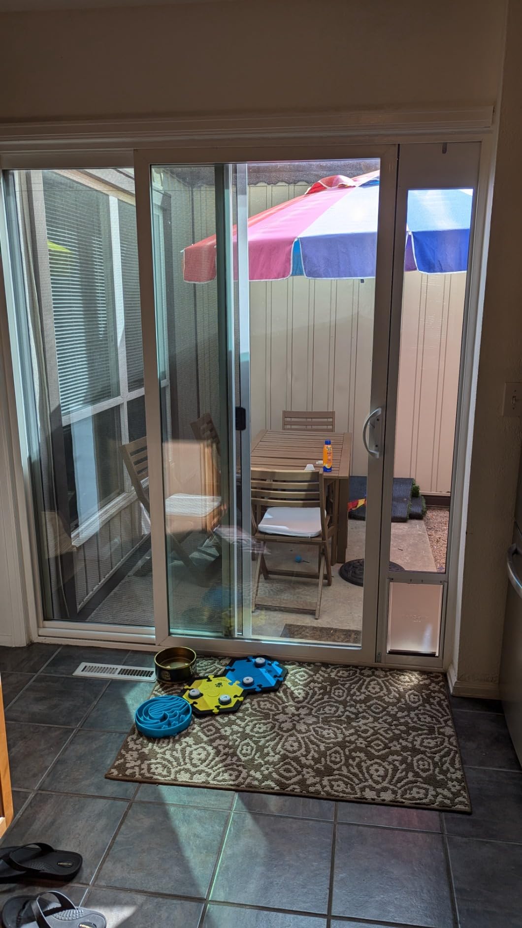 PetSafe Sliding Glass Pet Door, 1 Piece, XL Dogs to 220 lb, White customer photo 2