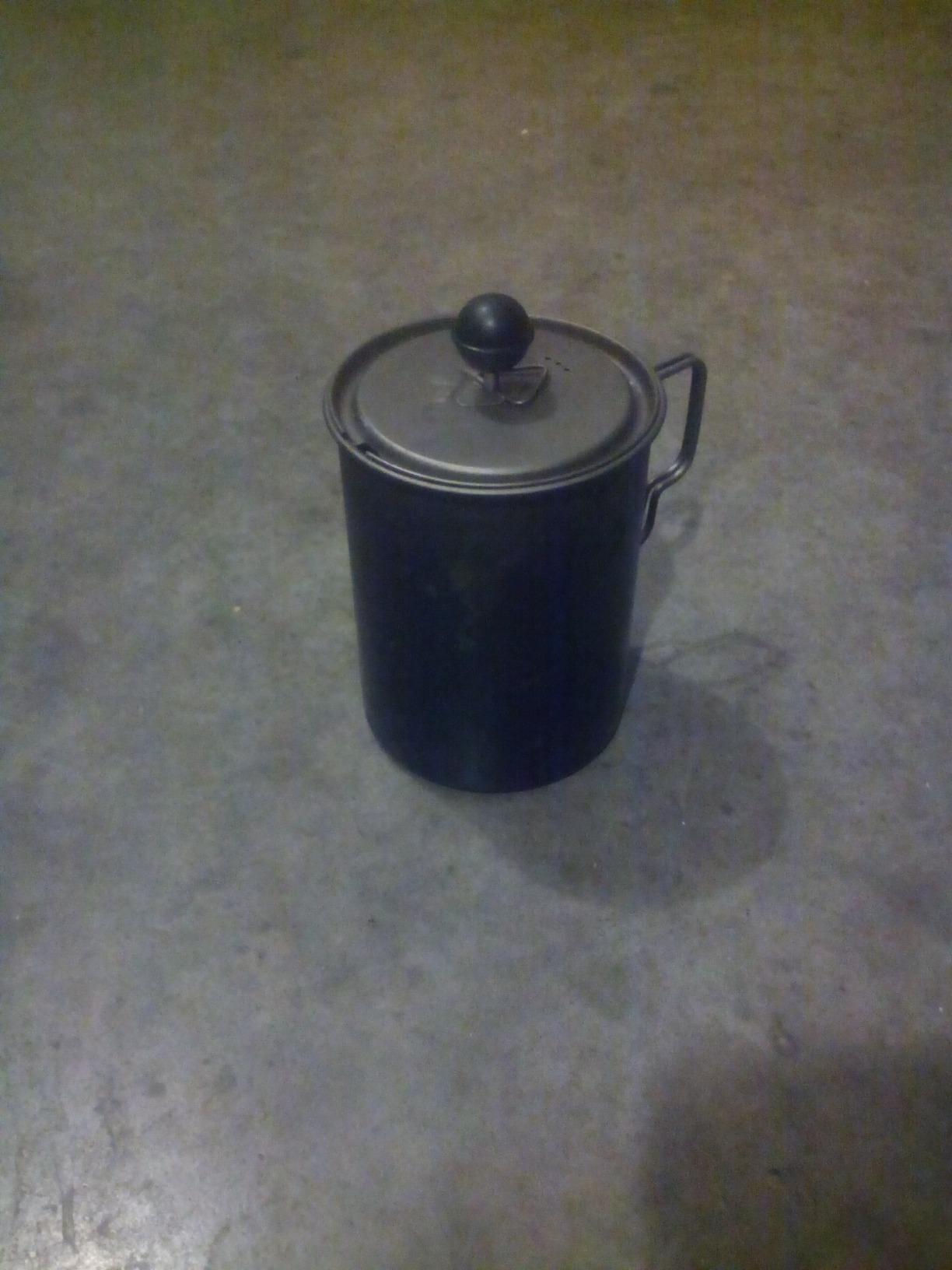 Valtcan 900ml Titanium Pot Boil Cook & Drink From One Pot, 134g Ultralight, Thicker Gauge Grade 1 Ti, Aligned Bail Handle, Lid with Steam Holes, Campfire & Stove, Mesh Bag customer photo 1