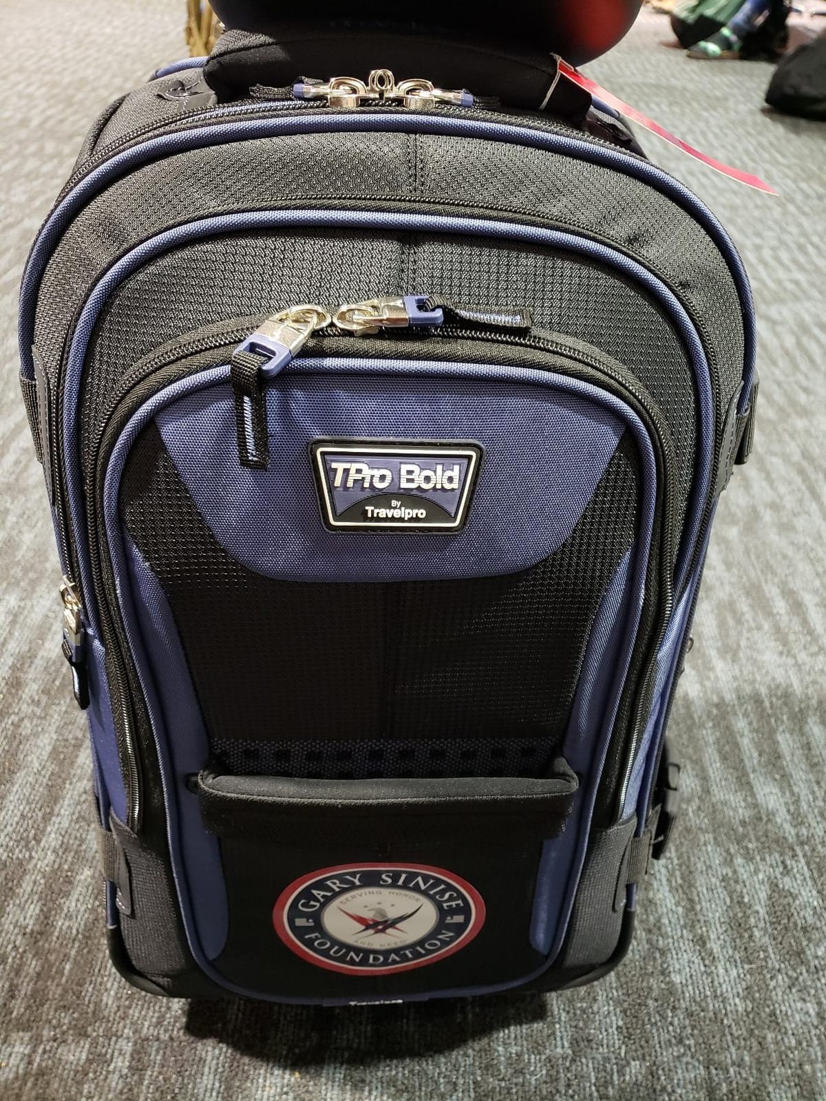 Travelpro Bold Softside Carry-On Rollaboard, Blue/Black, 22-Inch customer photo 1