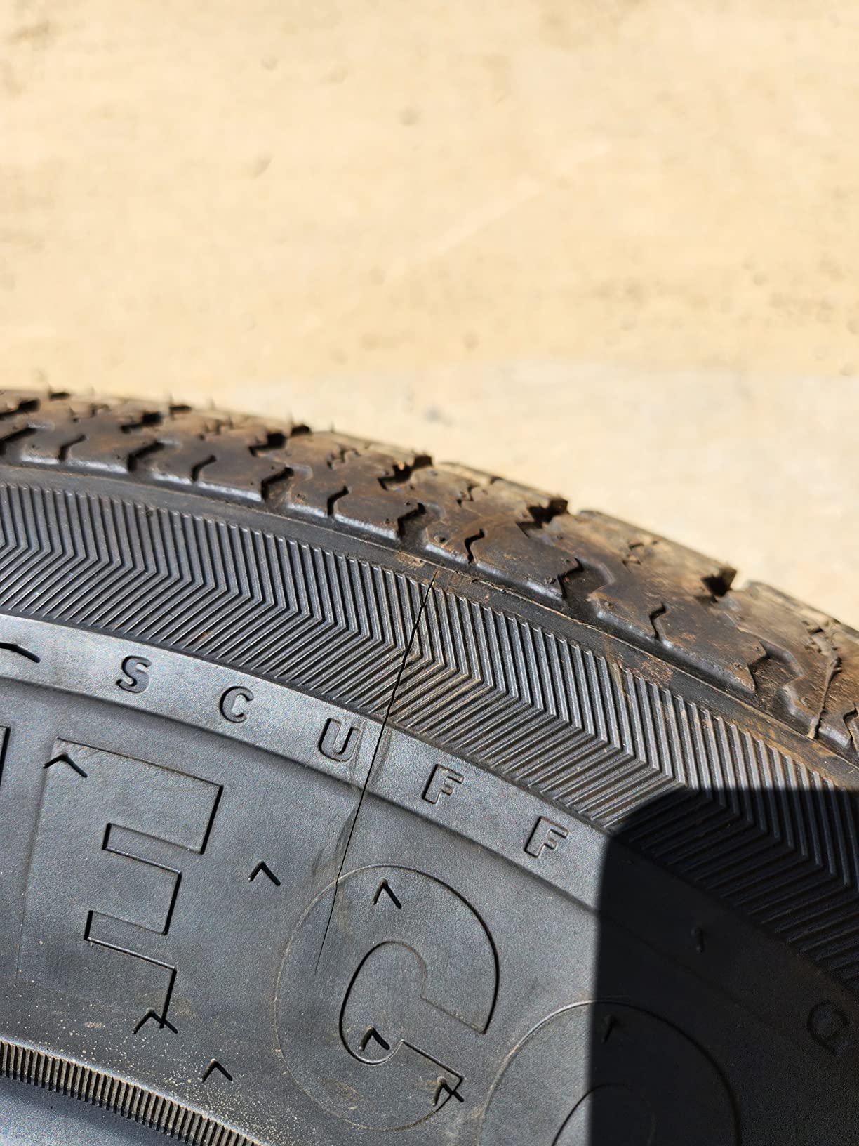 Free Country HD Trailer Tires ST205/75R15 10PR LRE 111N w/Scuff Guard, Set4 | Heavy Duty 2400lbs Capacity Steel Belted Radial Load Range E Speed Rating N 88 MPH w/Featured Side Scuff Guard customer photo 1