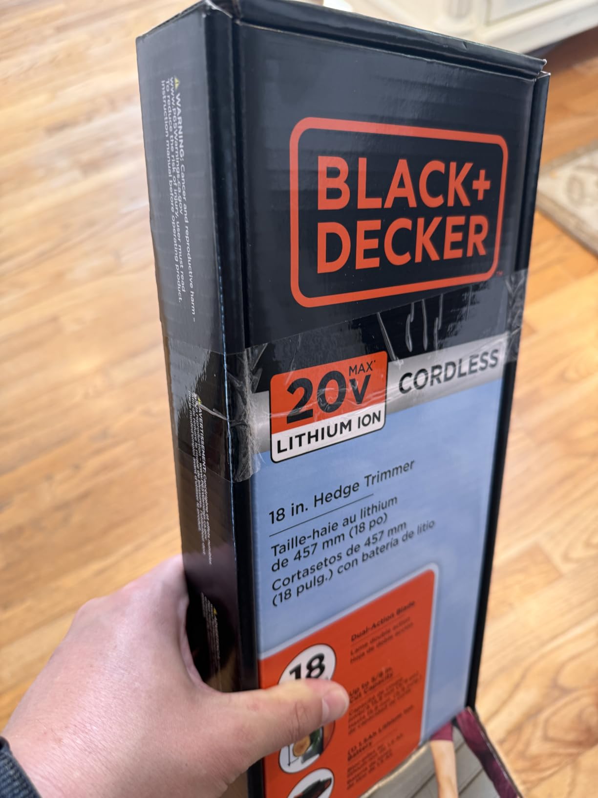BLACK+DECKER 20V MAX Hedge Trimmer Cordless, 18 inch Blade, (1) Battery and Charger Included, Light Weight Reduced Vibration, Bush Trimmer Hedger (LHT218C1) customer photo 1