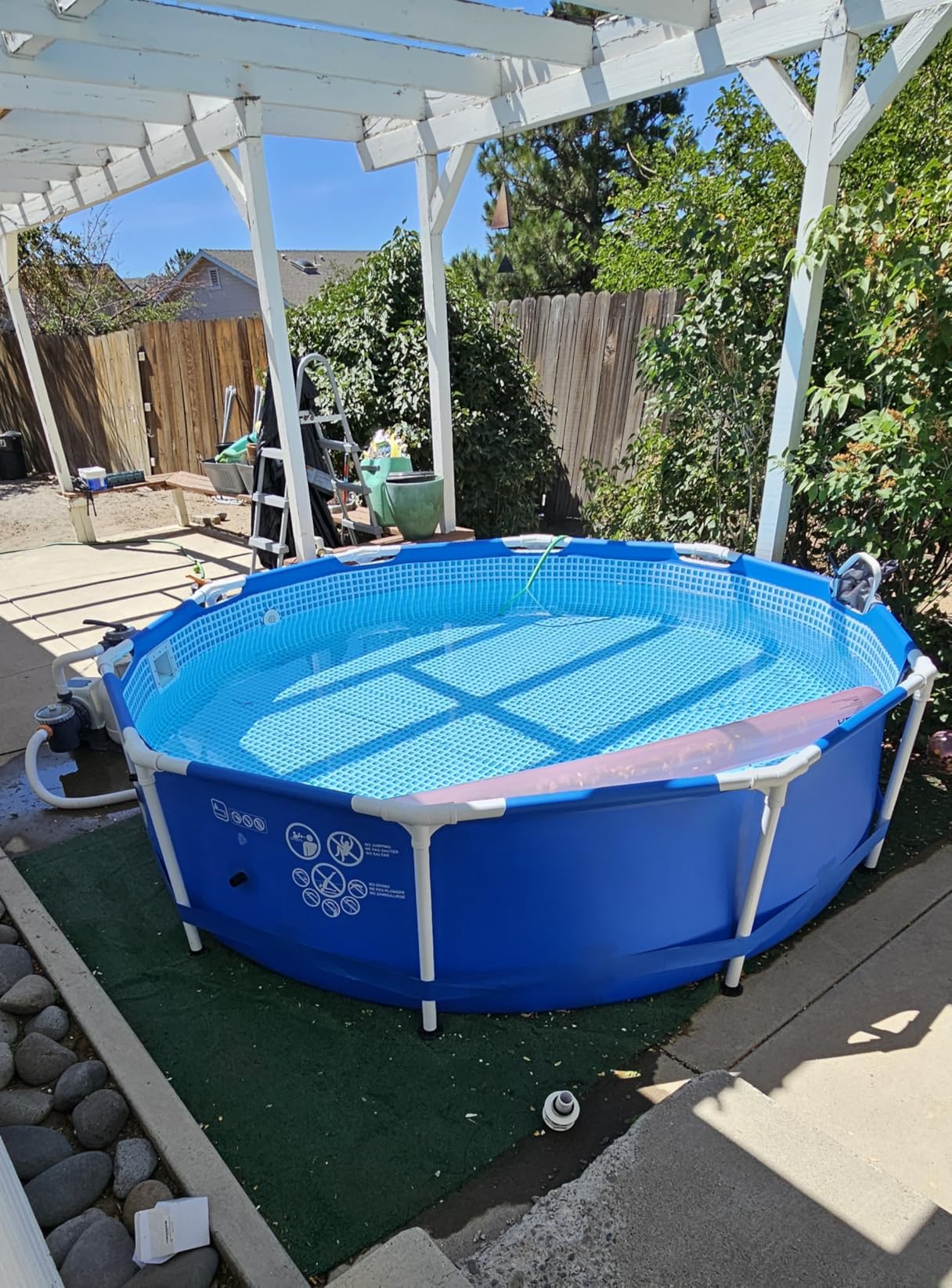 Intex 28200EH 10 Foot x 30 Inch 4 Person Outdoor Metal Frame Above Ground Round Swimming Pool with Easy Set-Up (Pump Not Included) customer photo 1