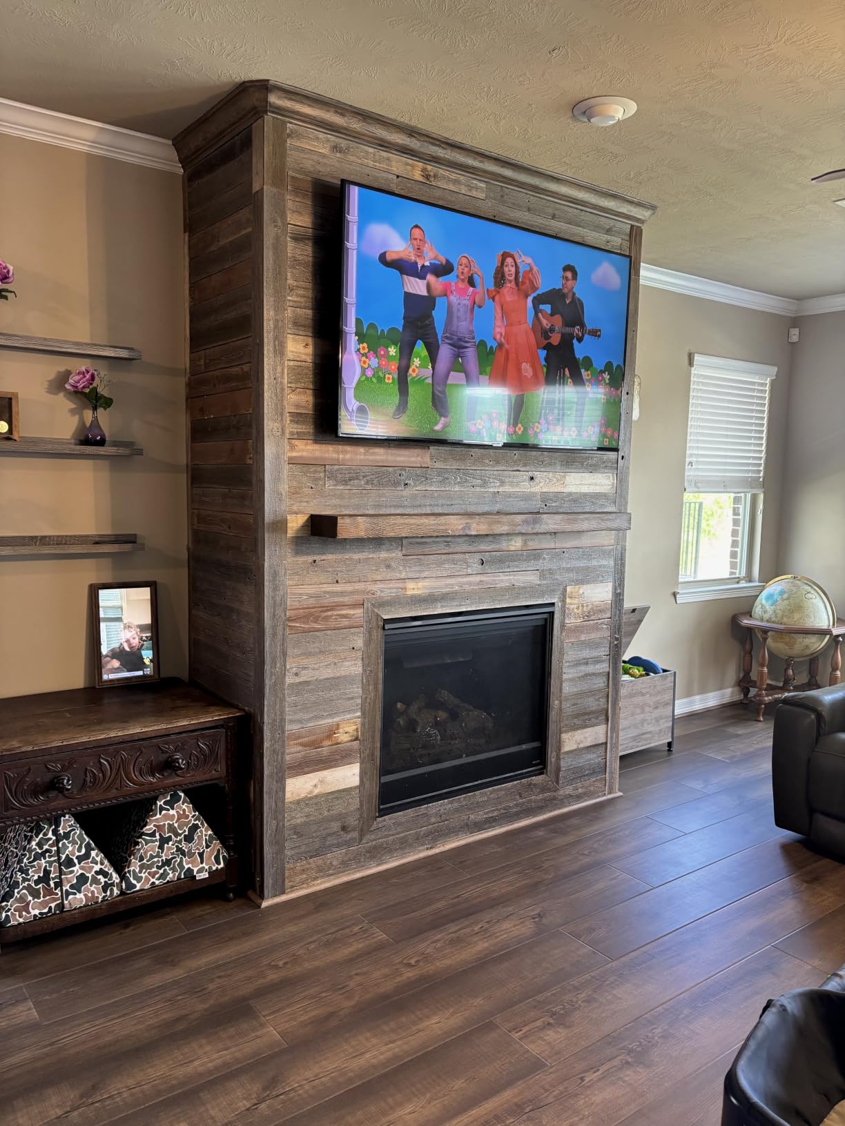 Rockin' Wood Real Wood Nail Up Application Rustic Reclaimed Naturally Weathered Barn Wood Accent Paneling Board Planks for Home Walls (8 Square feet) customer photo 2