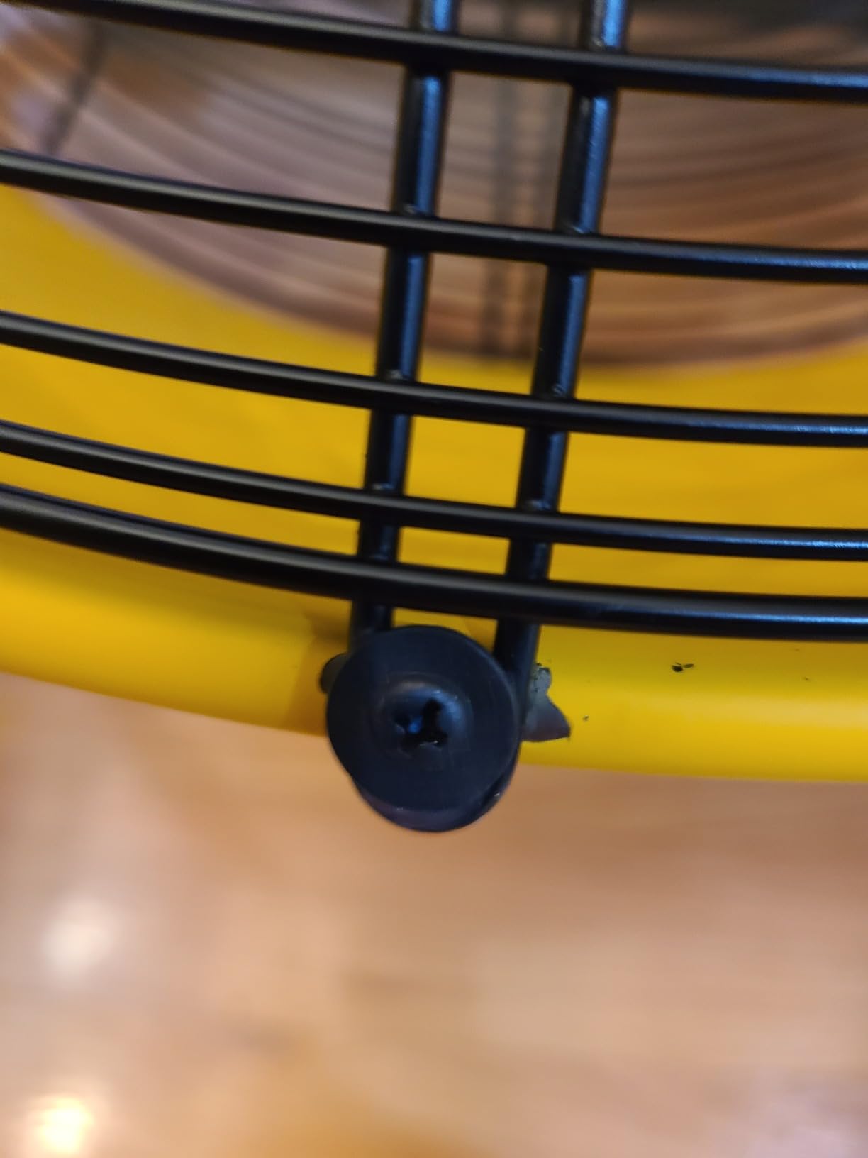 DEWALT 20 Inch Floor Fan, 180° Adjustable Tilting Drum Fan DXF2042 | 5000CFM 3-Speed High Velocity Fan Quick Cooling Portable Metal Industrial fan for Shop/Garage/Gym/Patio/Warehouse Yellow customer photo 1