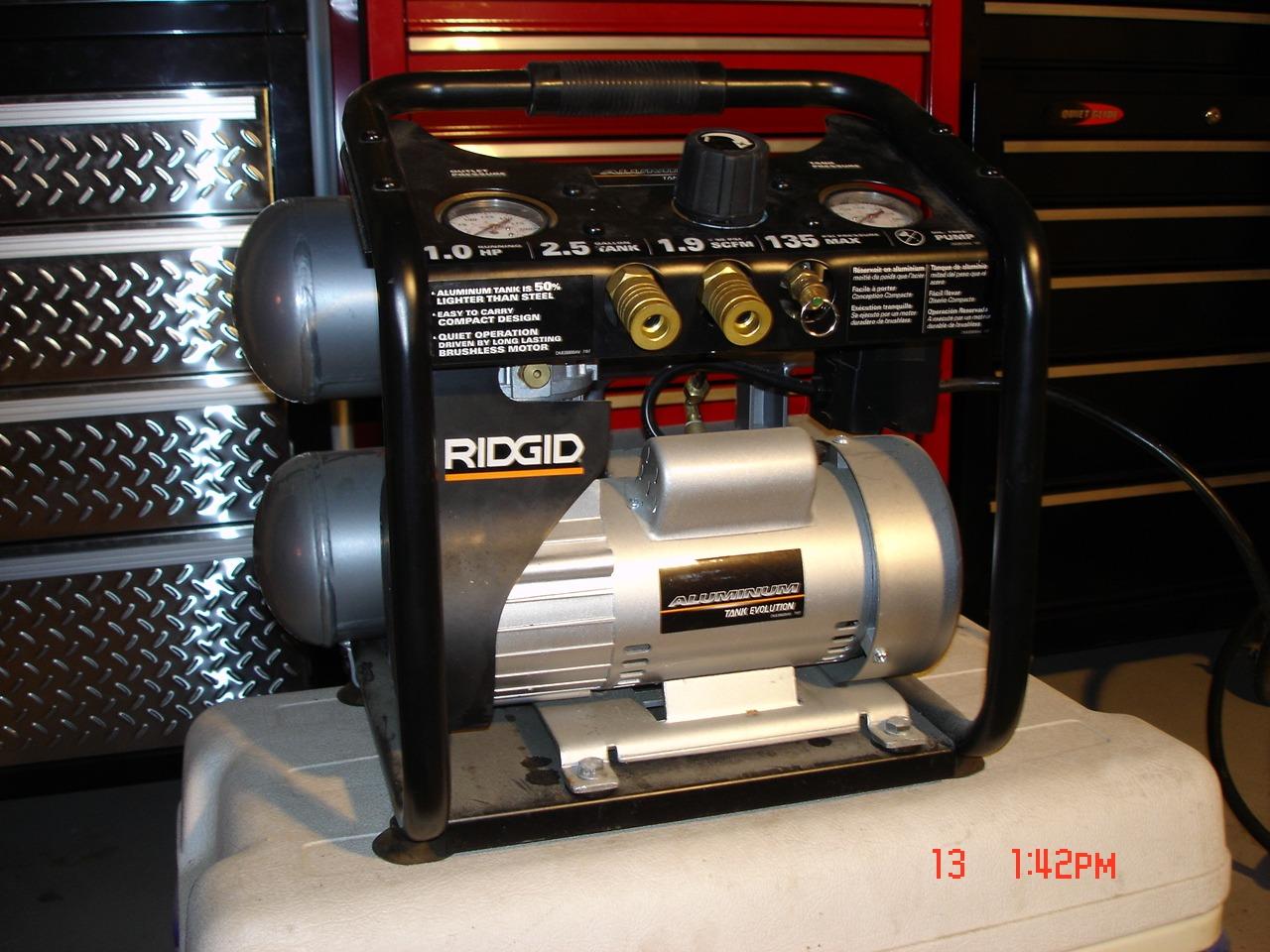 Metabo HPT Quiet Air Compressor, Portable 1 Gallon Oil-Free Air Compressor, Ultra-Quiet Operation at 59 dB, Universal Quick Coupler for Fast Tool Changes, Compact and Lightweight, EC28M customer photo 2