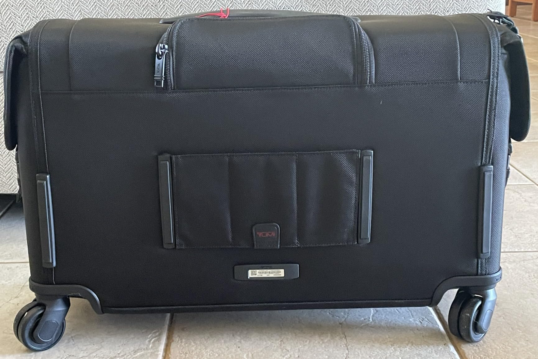 TUMI - Alpha Garment 4-Wheeled Carry-On Luggage - 22 Inch Dress or Suit Bag for Men and Women - Midnight Black customer photo 2