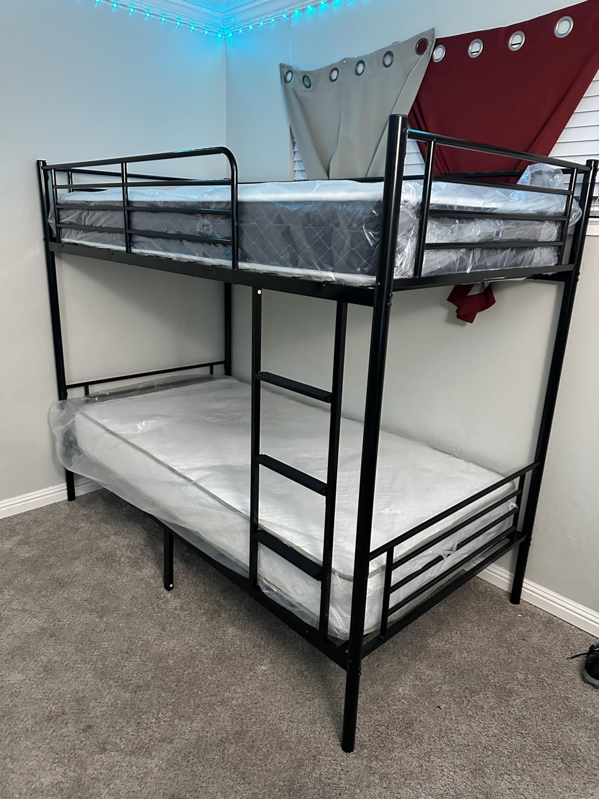 Bonnlo Bunk Bed Twin Over Twin for Kids/Teens/Adults Heavy Duty 2 Decker Bed with Flat Ladder and 13 inches High Guardrail, Metal Space Saver Bed with Stairs, Black customer photo 1
