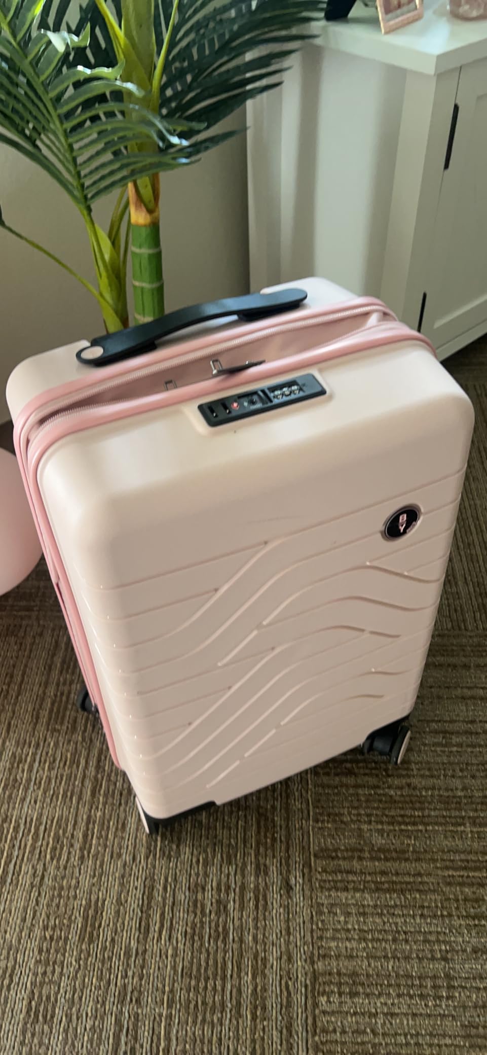 Bric's B|Y Ulisse Carry-On Luggage with Spinner Wheels - Airline Approved Hard Shell Suitcase, TSA Combination Lock & USB Port - Removeable Wash Bag Included - 21 Inch, Pearl Pink customer photo 2
