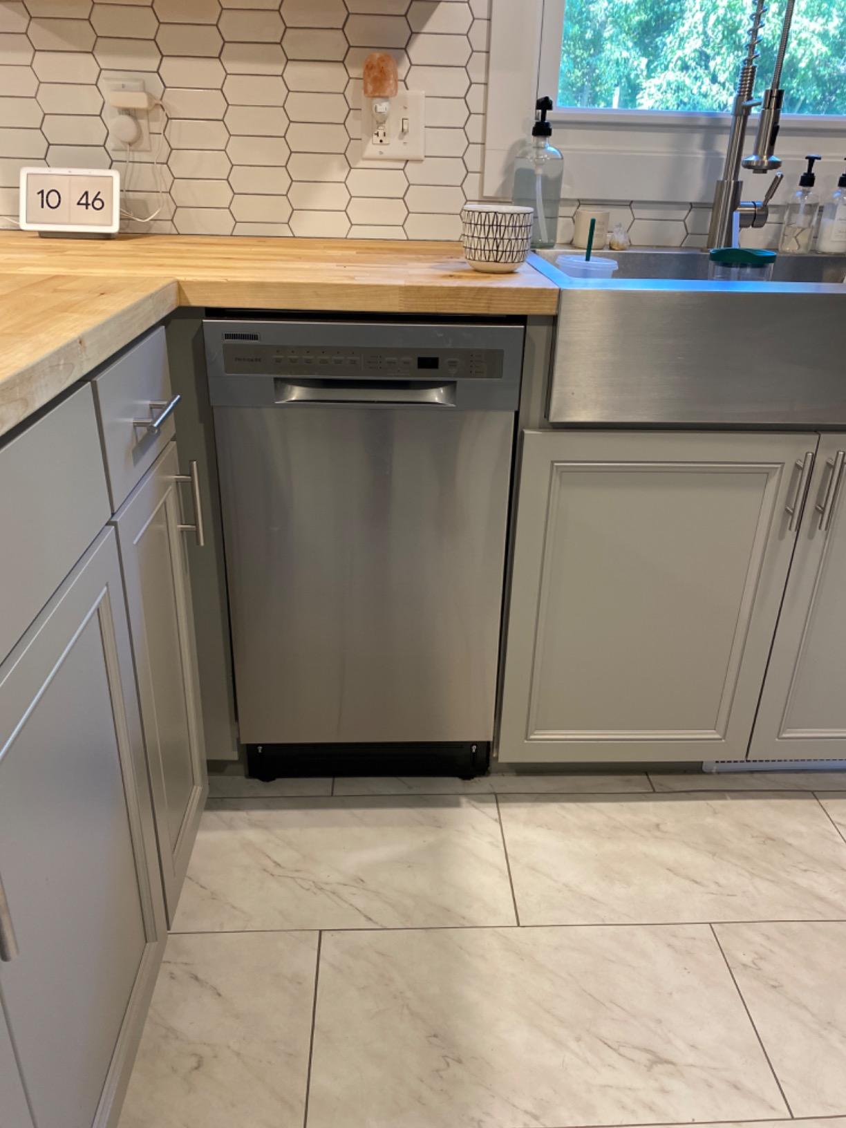 FRIGIDAIRE 18 in. ADA Compact Front Control Dishwasher in Stainless Steel with Dual Spray Arms, 52 dBA, includes room-of-choice delivery customer photo 1