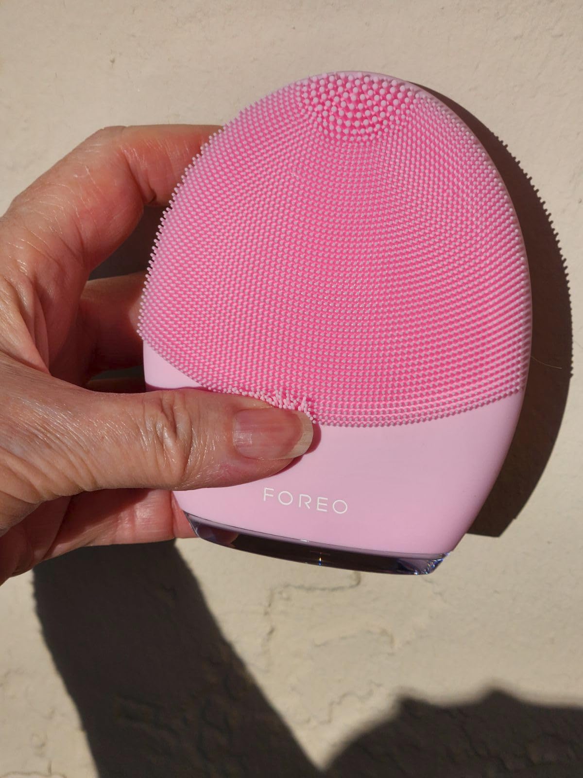 FOREO LUNA 3 Facial Cleansing Brush | Combination skin | Anti Aging Face Massager | Enhances Absorption of Facial Skin Care Products | Waterproof | Battery Powered | App Connected customer photo 1