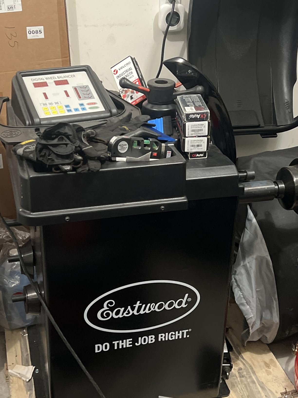 Eastwood Professional Car Tire Balancer Machine | Electronic Wheel Balancing | Digital Machine Balance Tire | High Precision Automotive Tools | Tire Repair Kit | 1 Year Warranty Included customer photo 1