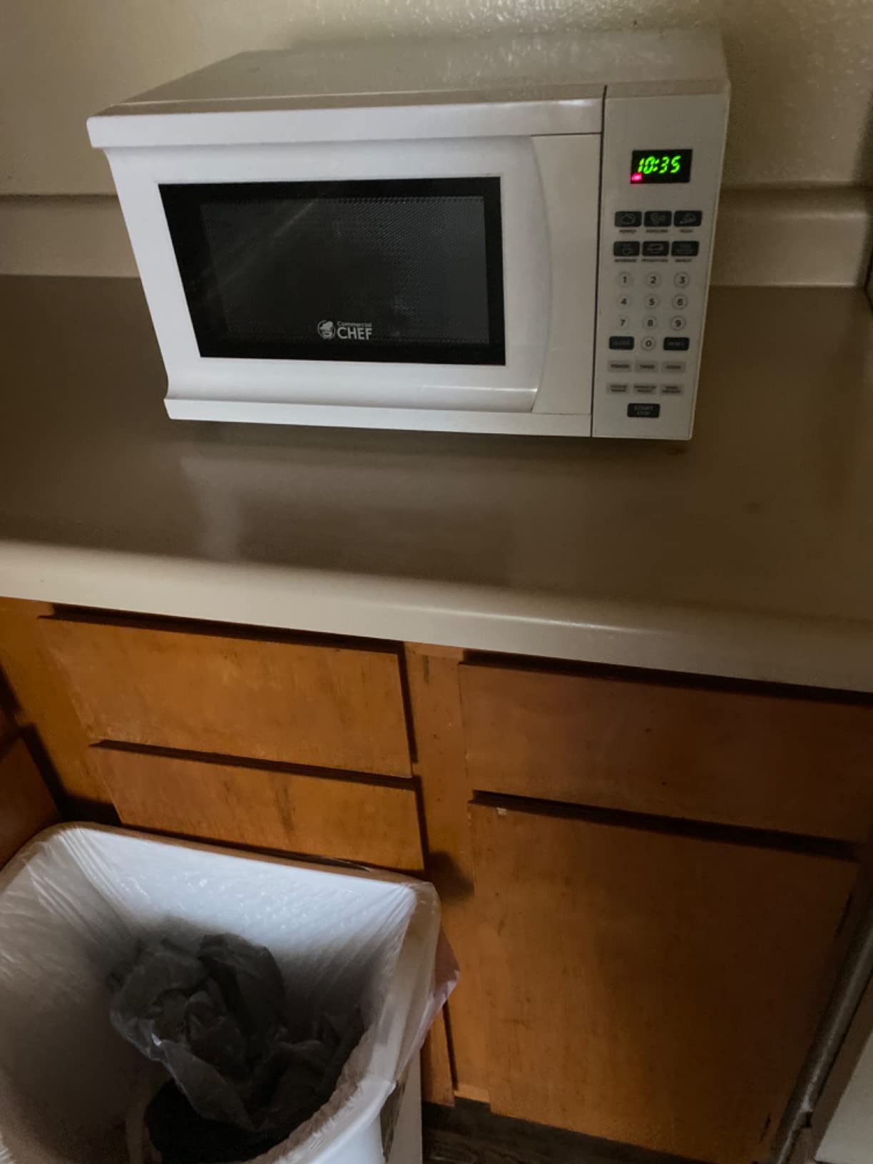 Commercial Chef 0.7 Cu. Ft. Countertop Microwave Oven, CHM770W, White | Touch Controls with Digital LED Display, 700W Small Microwave, Recessed Door Handle, 10 Power Levels customer photo 1