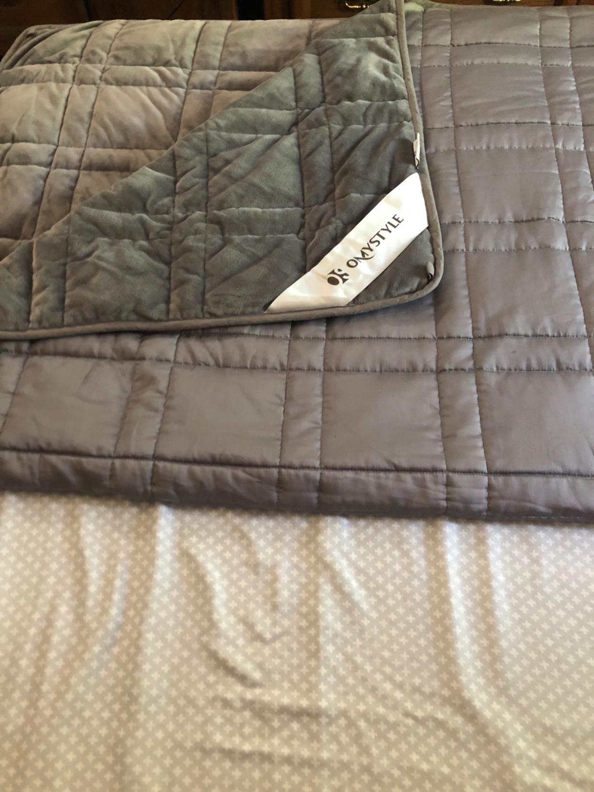 OMYSTYLE Warming & Cooling Weighted Blanket for Adult (25lb, 60 X 80 Inches) - Reversible Tencel/Short Plush Twin Size Weighted Blanket, Bonus Carry Bag Included customer photo 1
