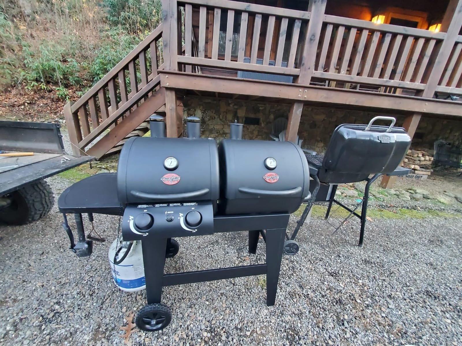 Char-Griller Dual-Function 2-Burner 24,000 BTU Propane Gas and Charcoal Combination Grill and Smoker with 870 Cooking Square Inches in Black, Model E5030 customer photo 2