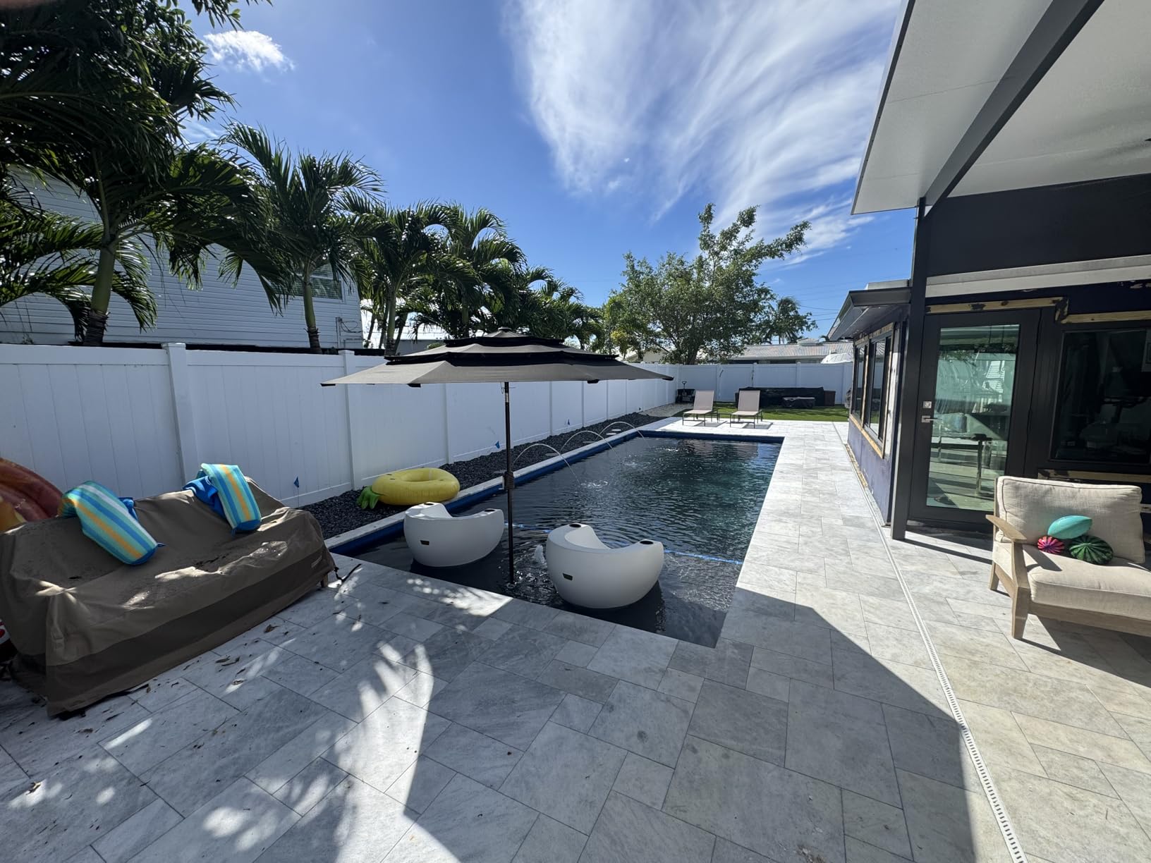 EliteShade USA 10-Year-Non-Fading 9ft 3-Tier Market Patio Umbrella, Commercial Grade Outdoor Table Umbrella with Crank Open, Windproof & UPF 50+ UV Protection, Heavy Duty Ventilation customer photo 1