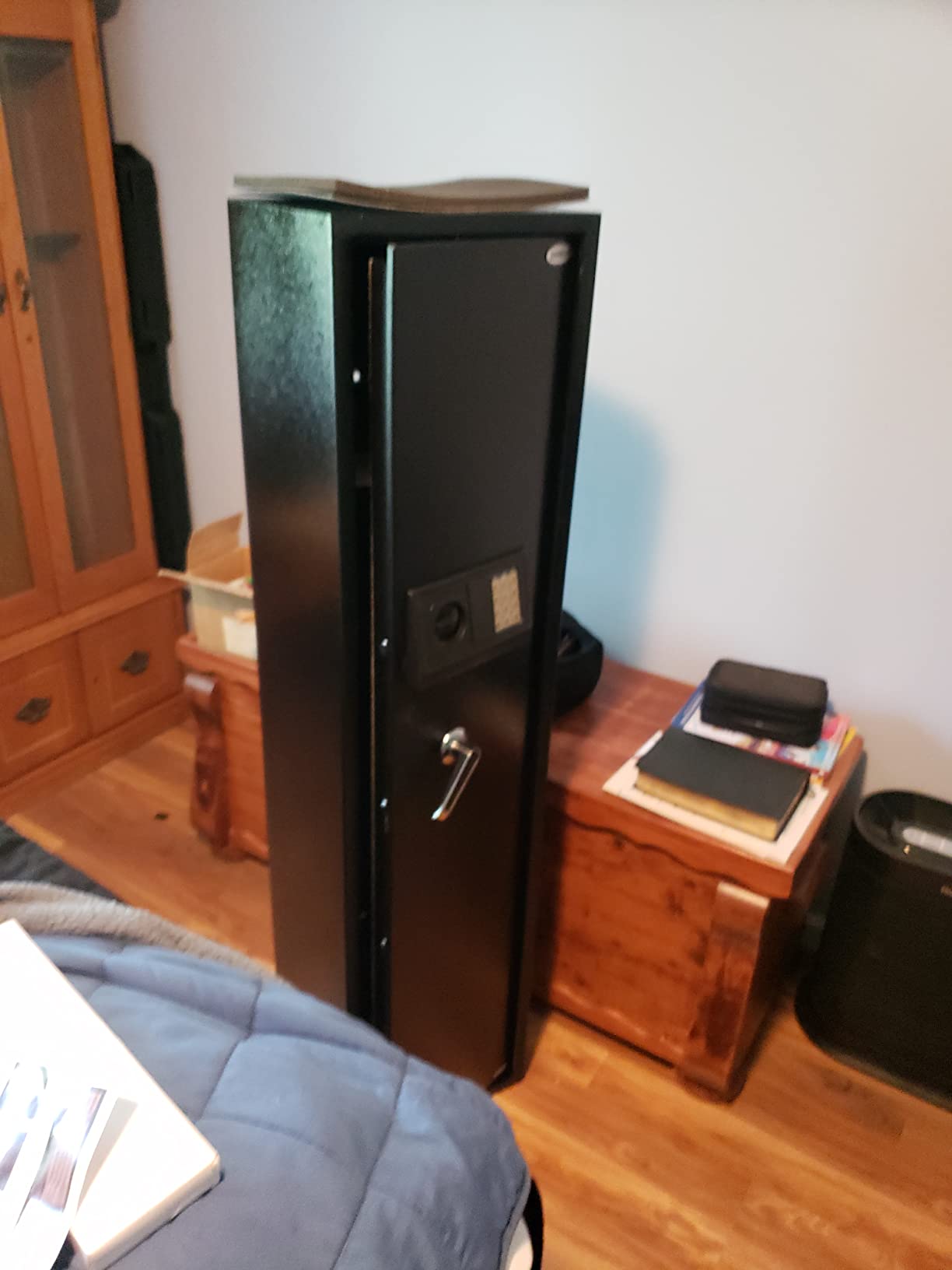 BBRKIN Large Rifle Safe, Long Gun Safe for Rifle Shotgun for Home, Quick Access 5-6 Gun Storage Cabinet with a Handgun Lock Box and a Removable Shelf, Silent Mode (PIN Code Version) customer photo 1