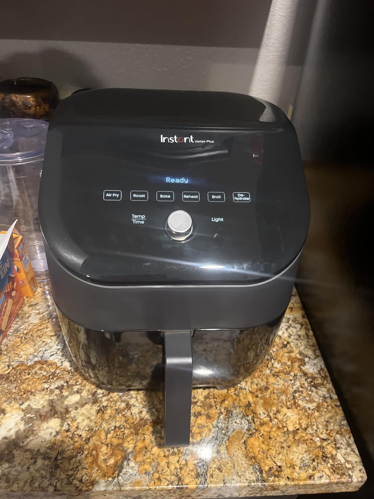 Instant Pot Vortex 6QT XL Air Fryer, 4-in-1 Functions that Crisps, Roasts, Reheats, Bakes for Quick Easy Meals, 100+ In-App Recipes, is Dishwasher-Safe, from the Makers of Instant Pot, Black customer photo 1