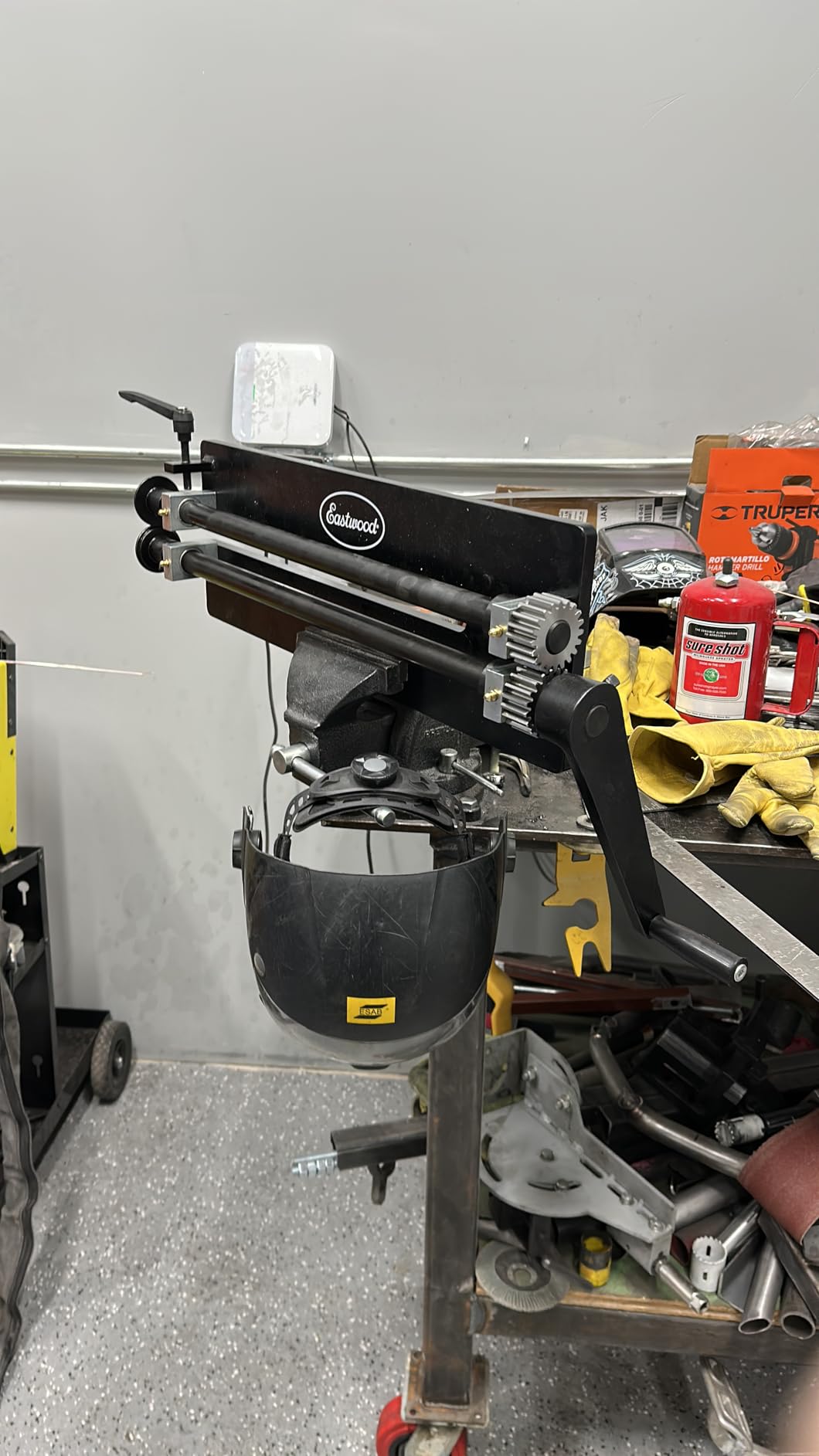 Eastwood Metal Fabrication Bead Roller with Dies | Generous 19 inch Throat Industrial Bead Roller | 18 Gauge Sheet Metal Rotary Forming Machine | Durable Construction customer photo 1