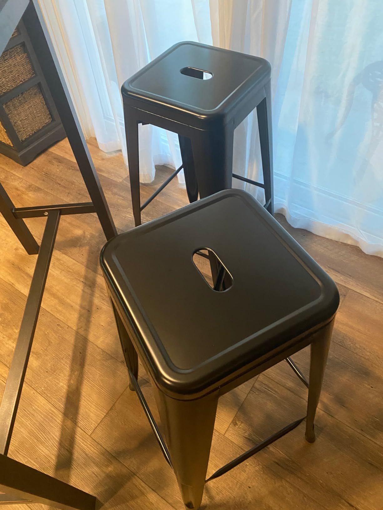 Yaheetech 30 Inch Metal Bar Stools Set of 4, Stackable Barstools, Black customer photo 1