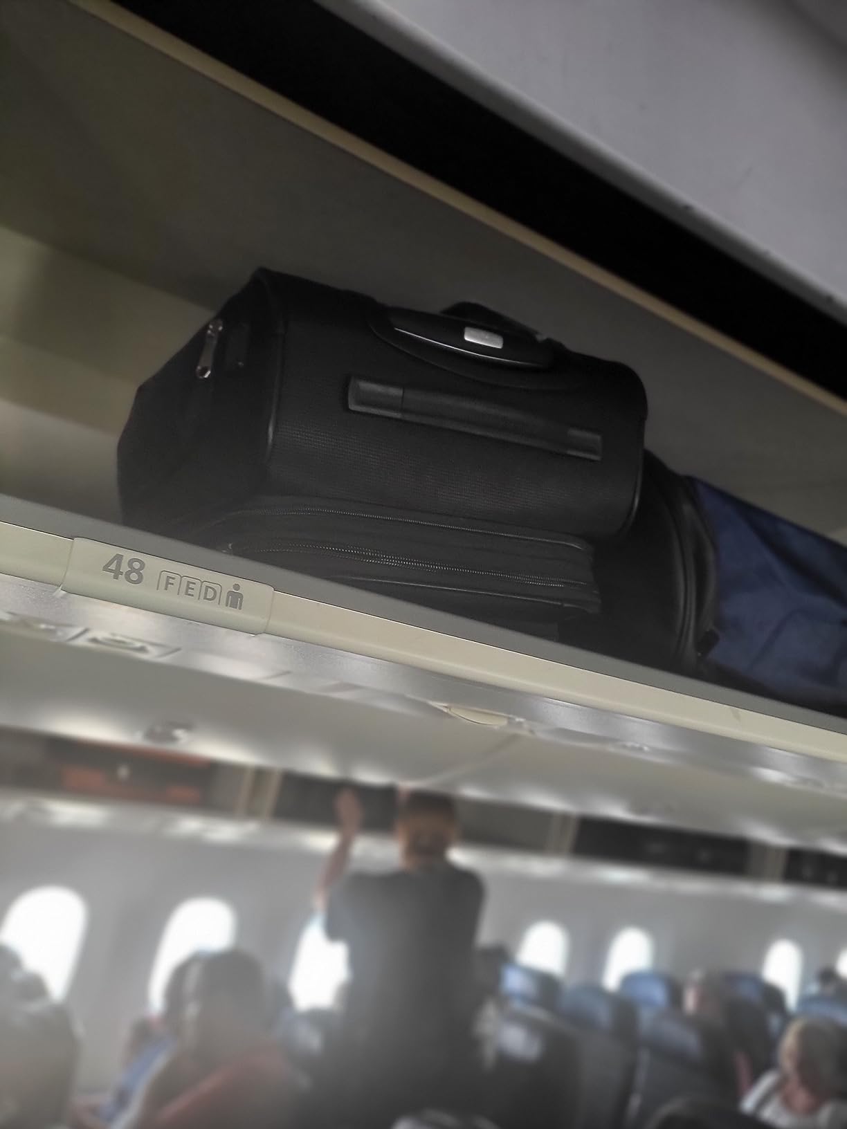 Solyte DLX Softside Expandable Luggage with Spinner Wheels, Midnight Black, 3-Piece Set (20/25/29) customer photo 1